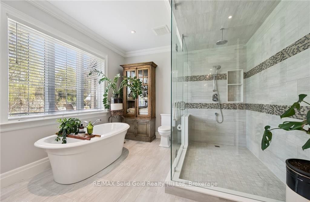 2073 Maplewood Road Property Photo 20