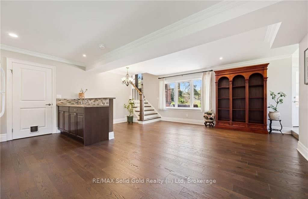 2073 Maplewood Road Property Photo 28