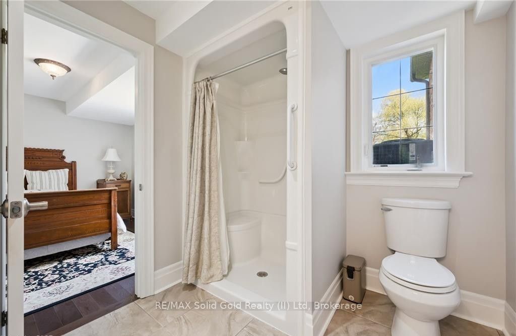 2073 Maplewood Road Property Photo 33