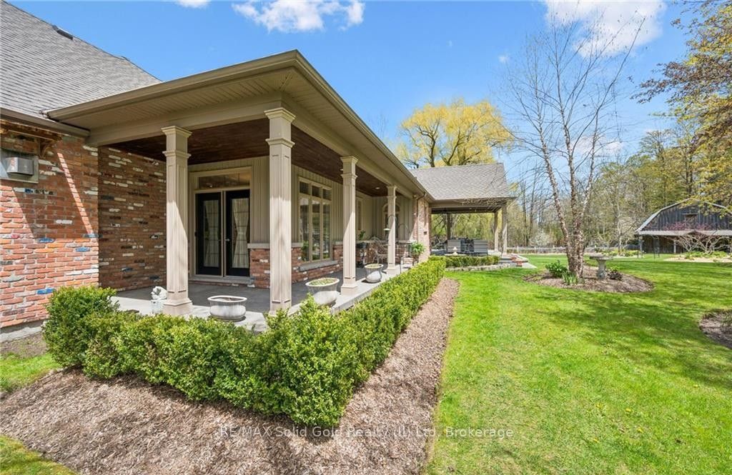 2073 Maplewood Road Property Photo 35
