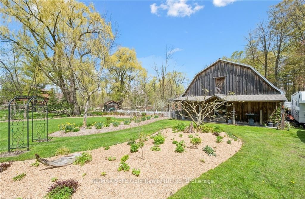2073 Maplewood Road Property Photo 38