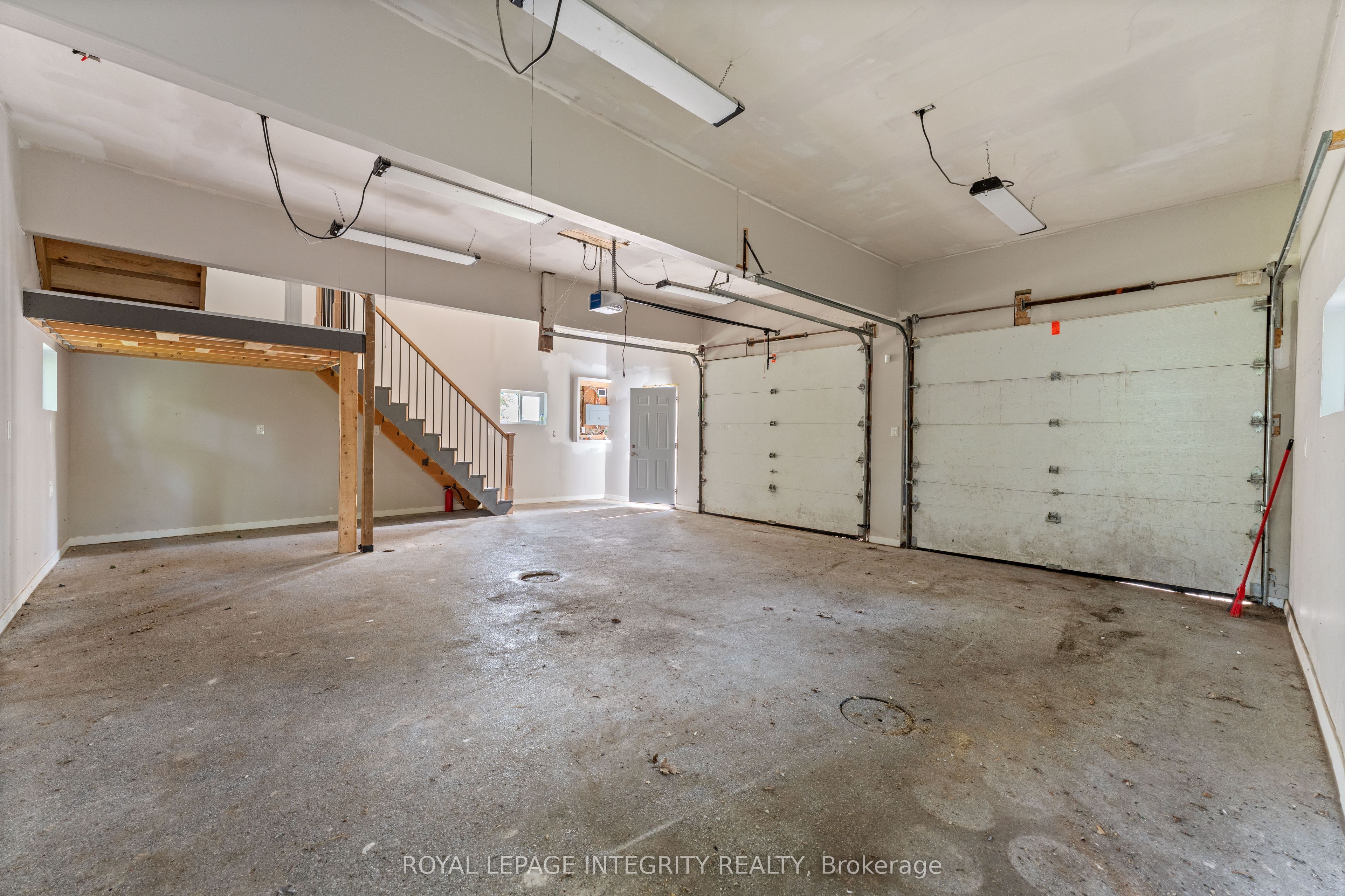 3823 Drouin Road Property Photo 3