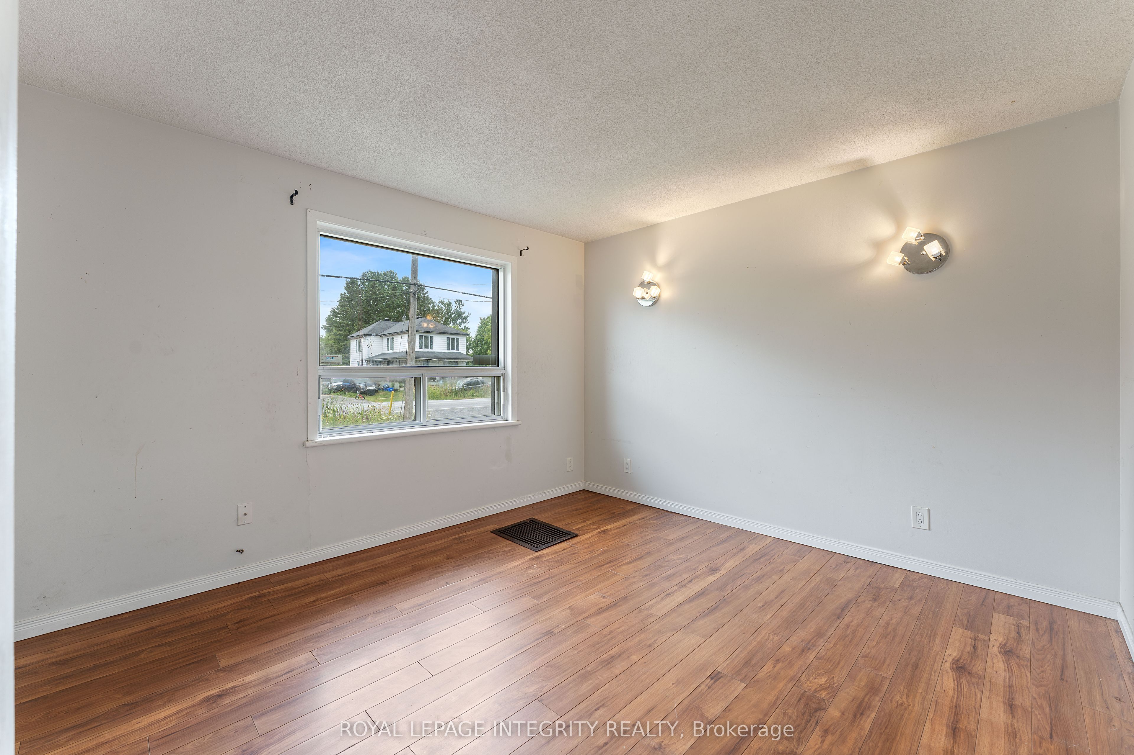 3823 Drouin Road Property Photo 11