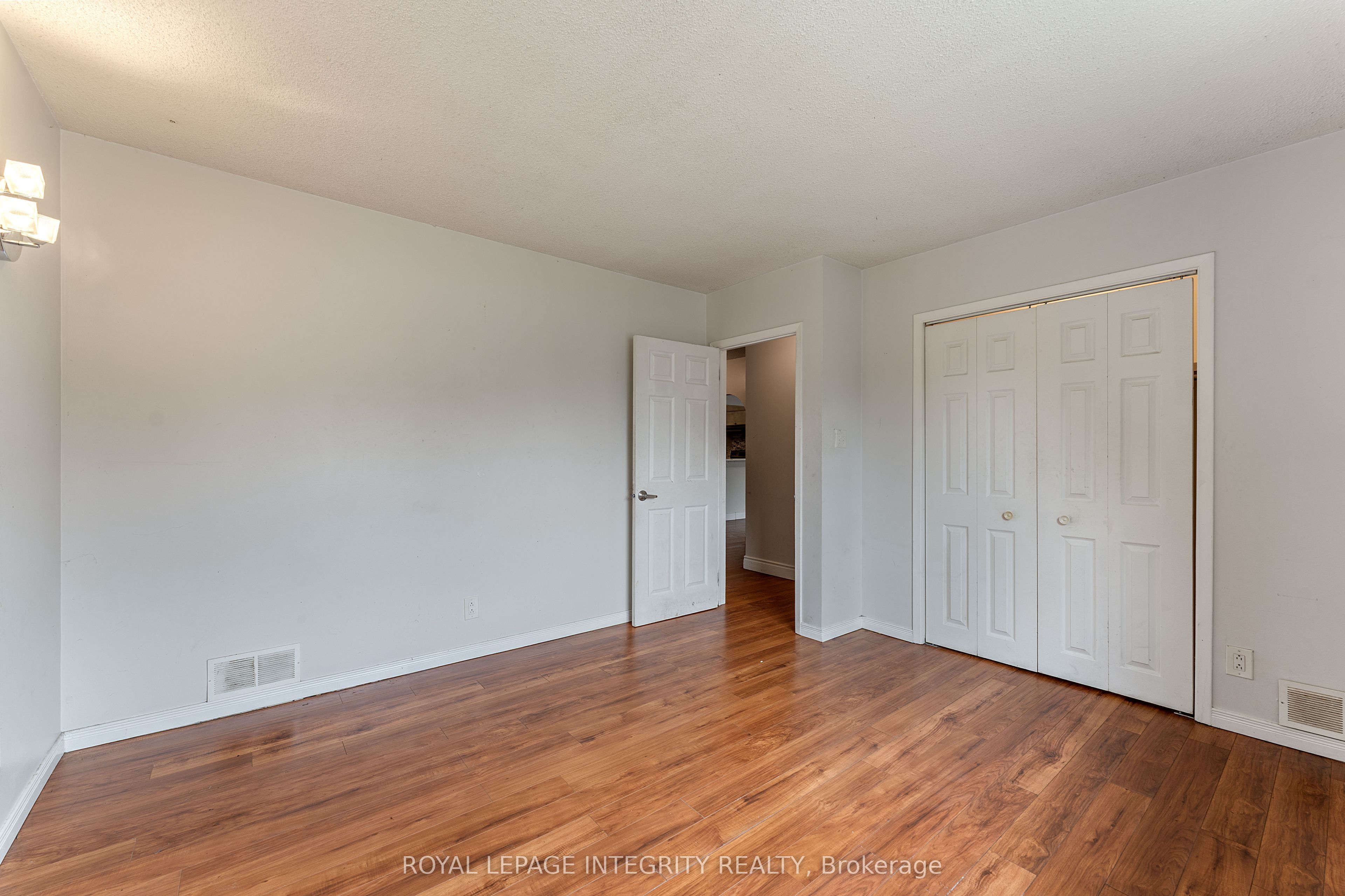 3823 Drouin Road Property Photo 12