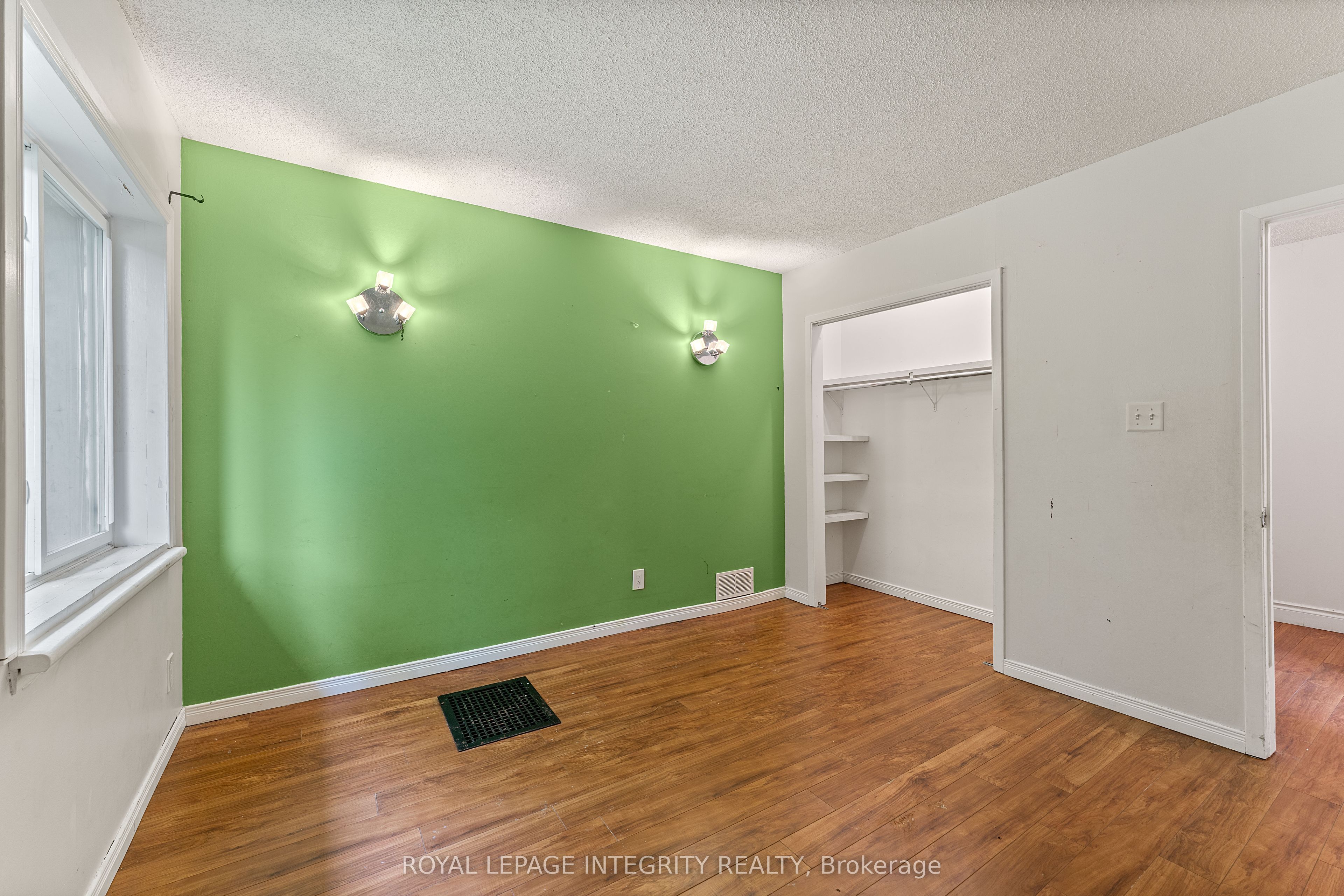 3823 Drouin Road Property Photo 14