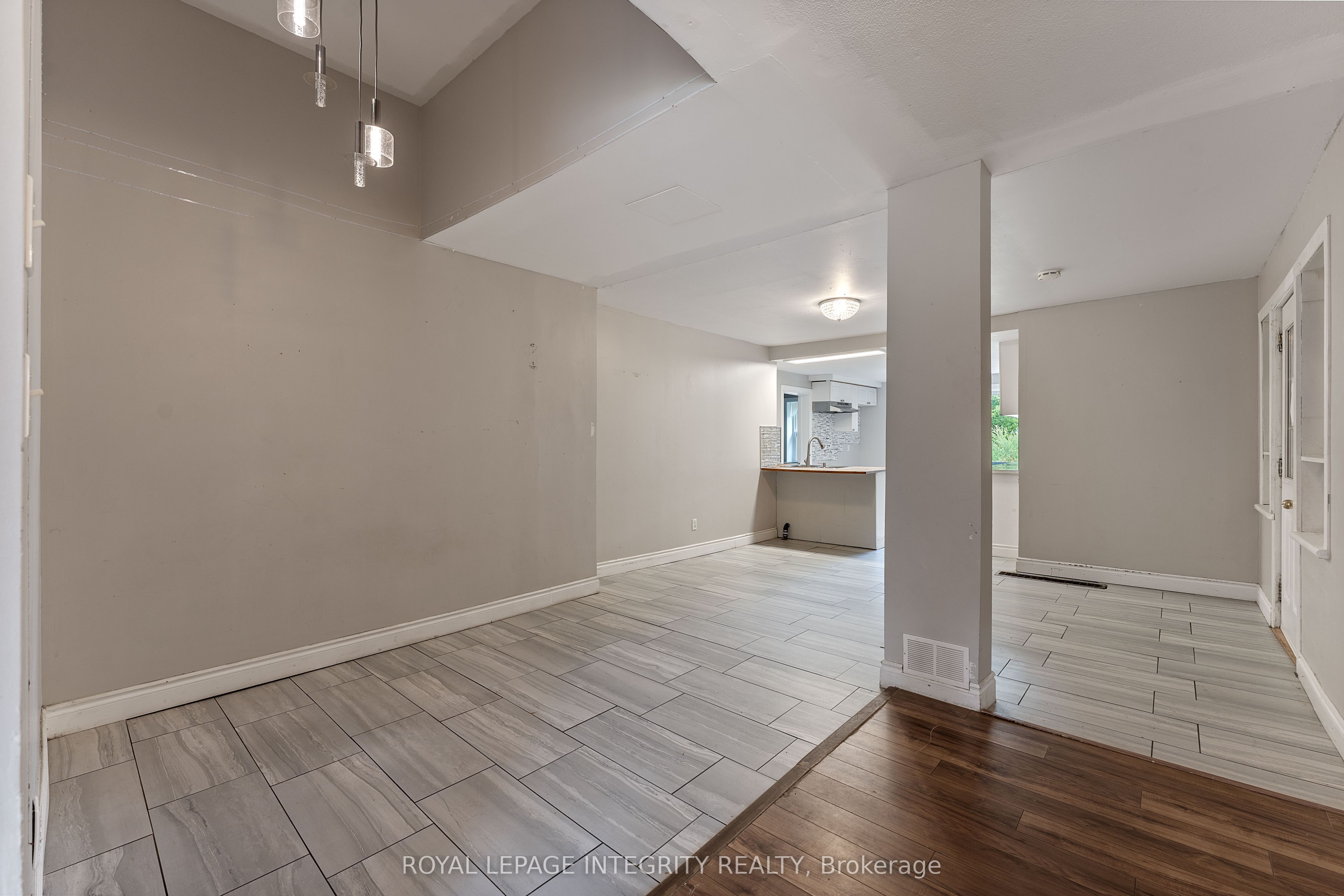 3823 Drouin Road Property Photo 22
