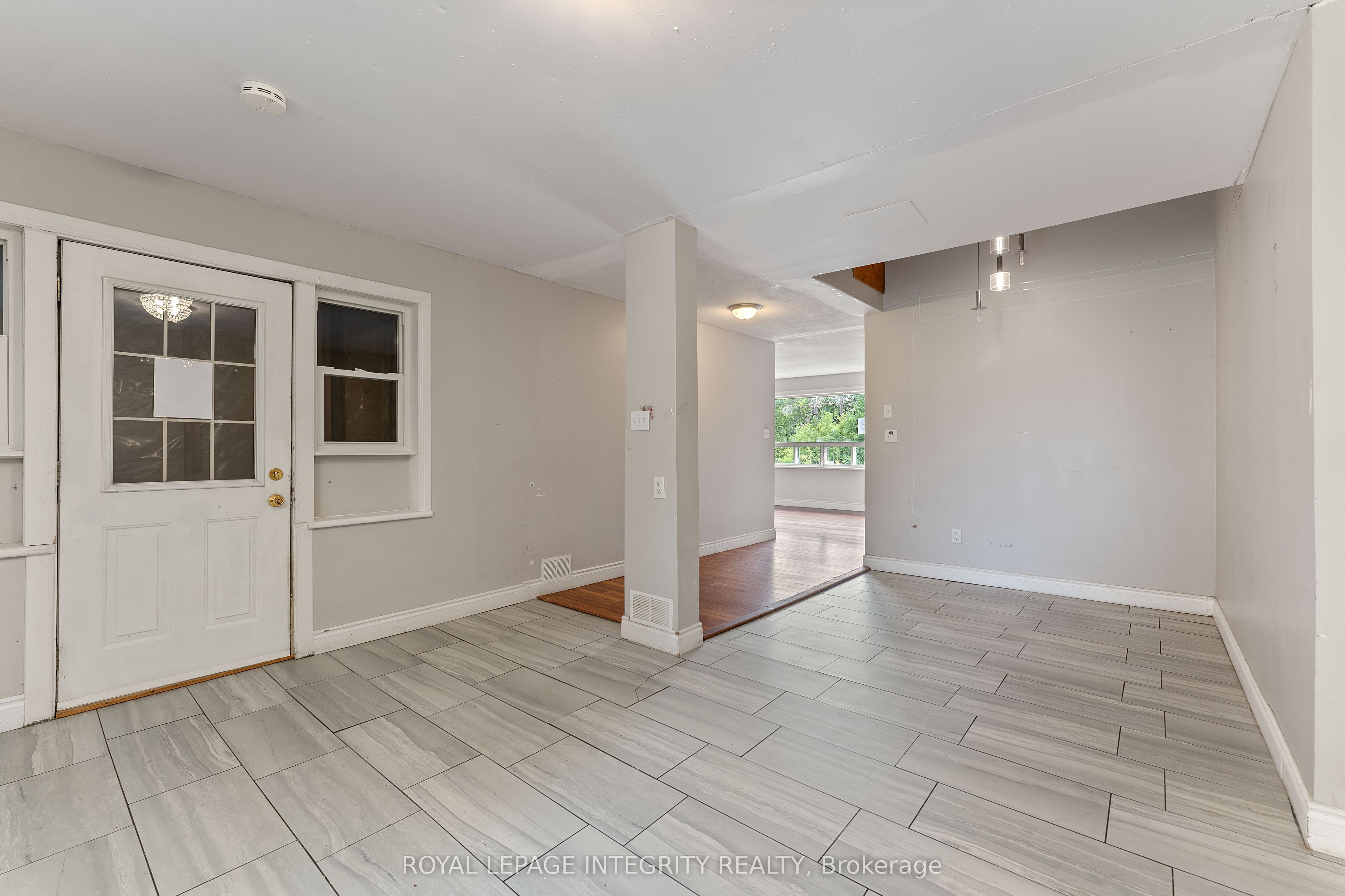 3823 Drouin Road Property Photo 23