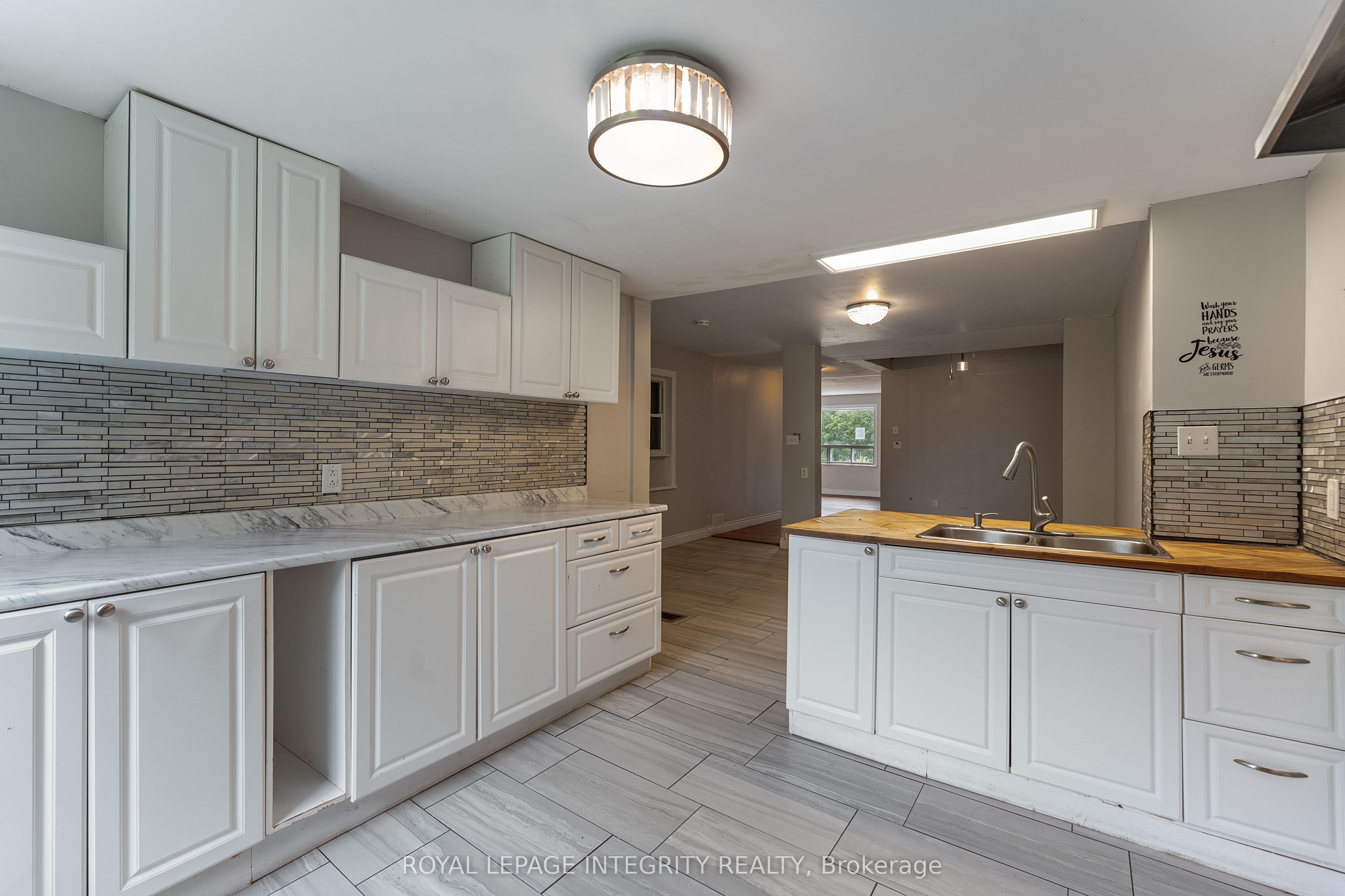 3823 Drouin Road Property Photo 27