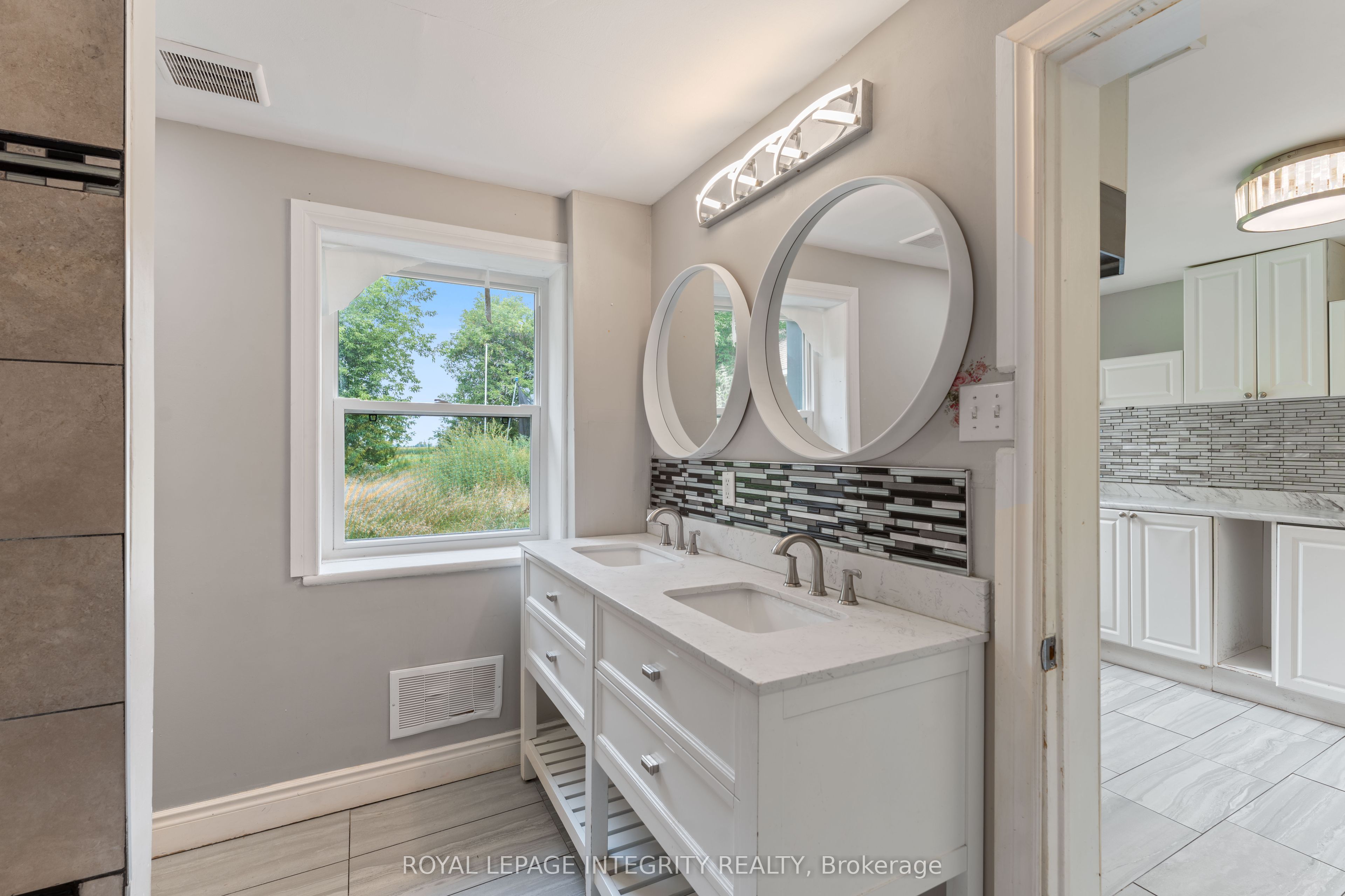 3823 Drouin Road Property Photo 29