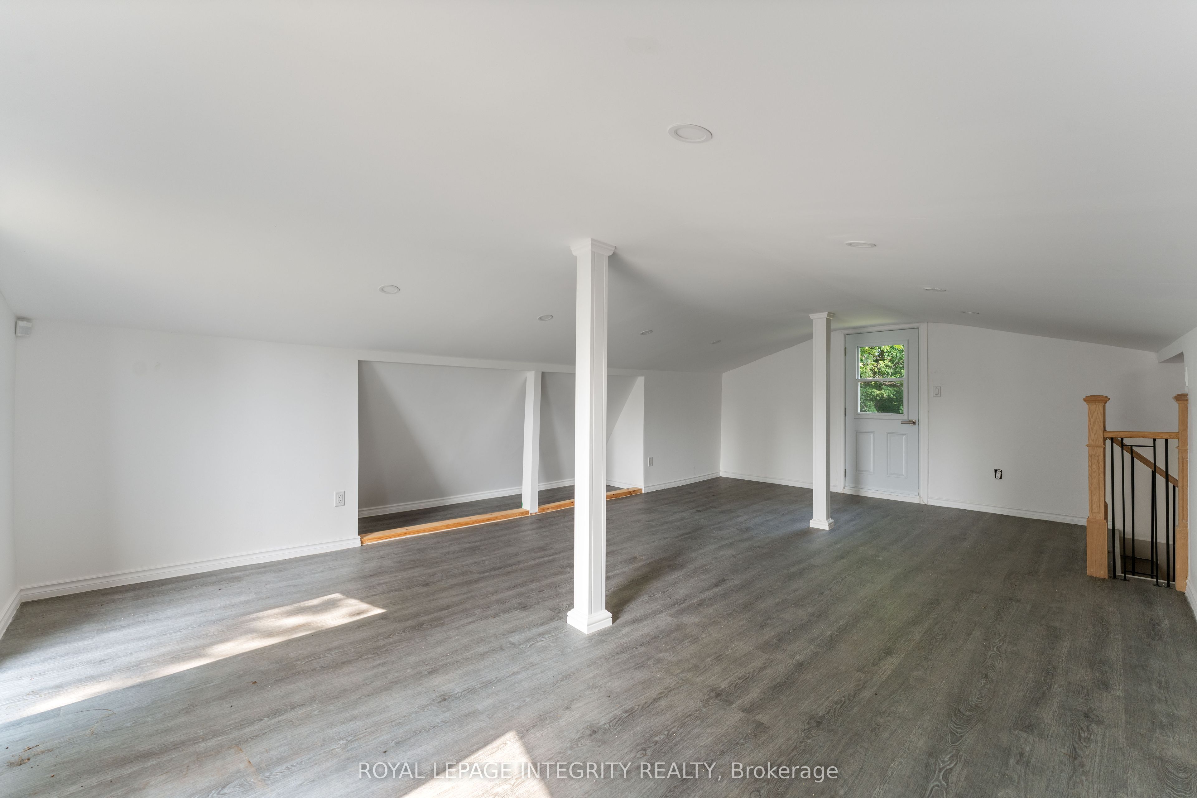 3823 Drouin Road Property Photo 34