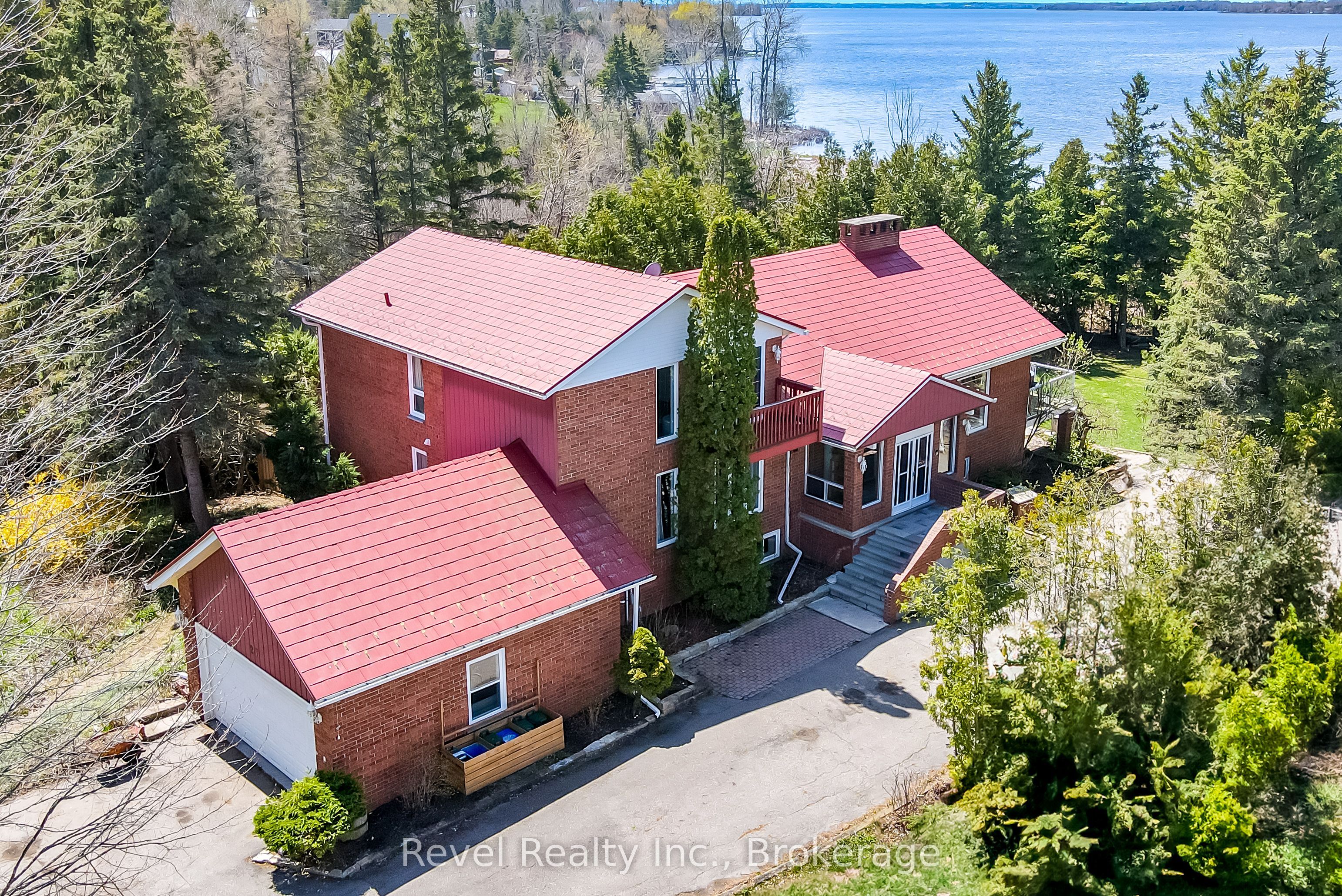 27 Cedar Crescent Property Photo 3