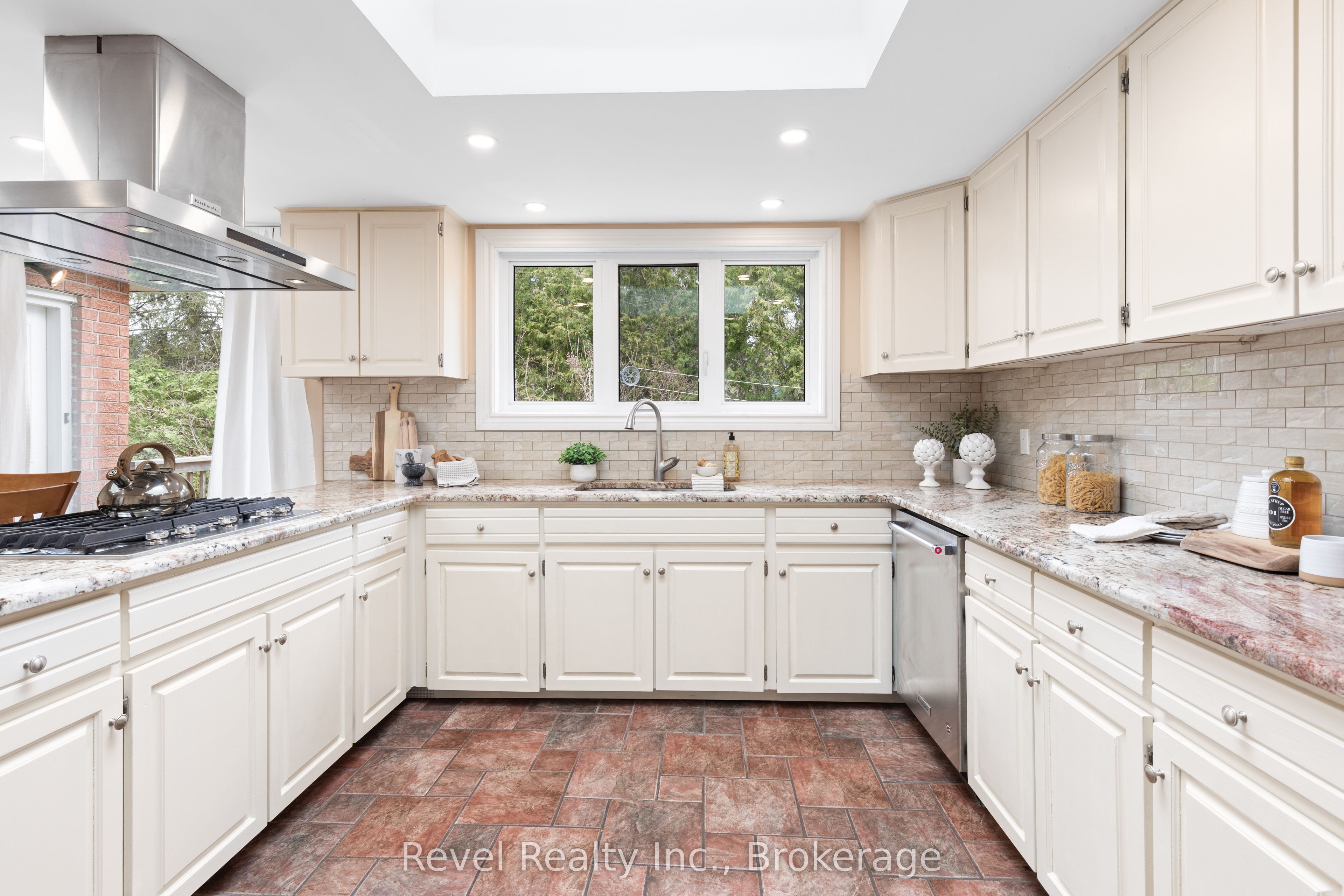 27 Cedar Crescent Property Photo 11