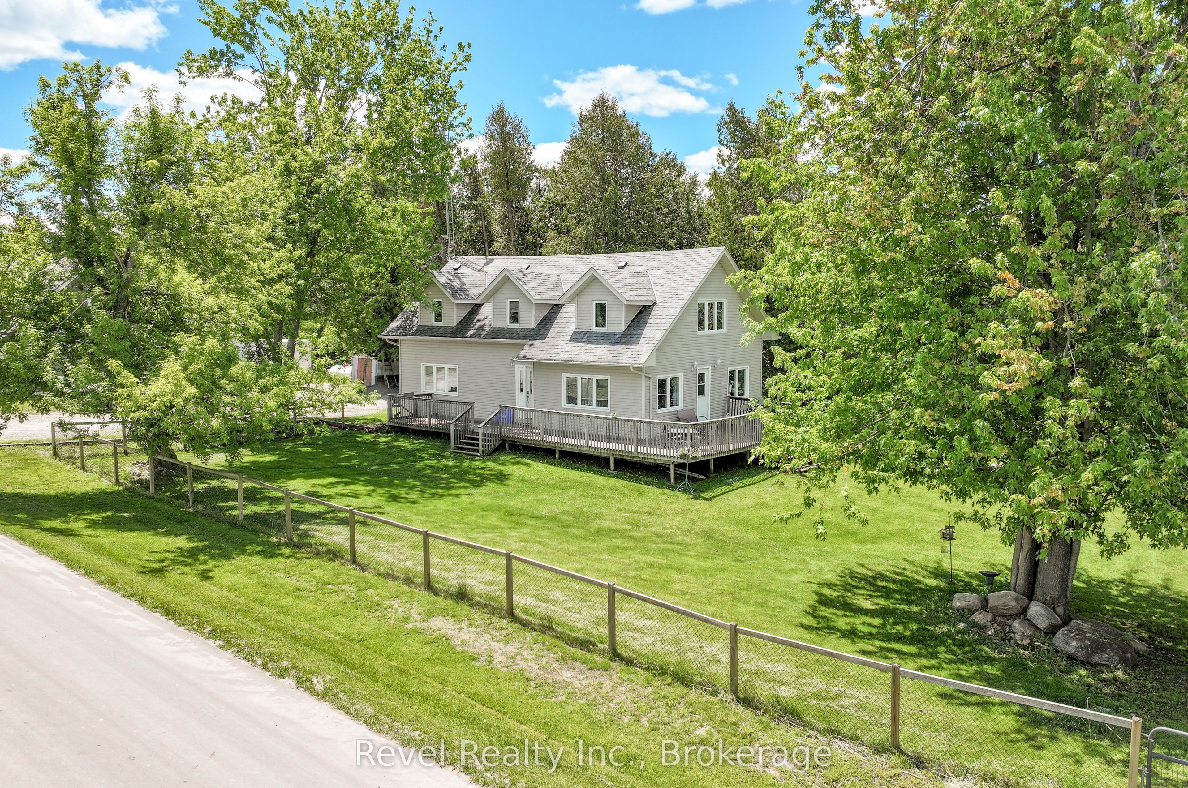 1393 Killarney Bay Road Property Photo 3