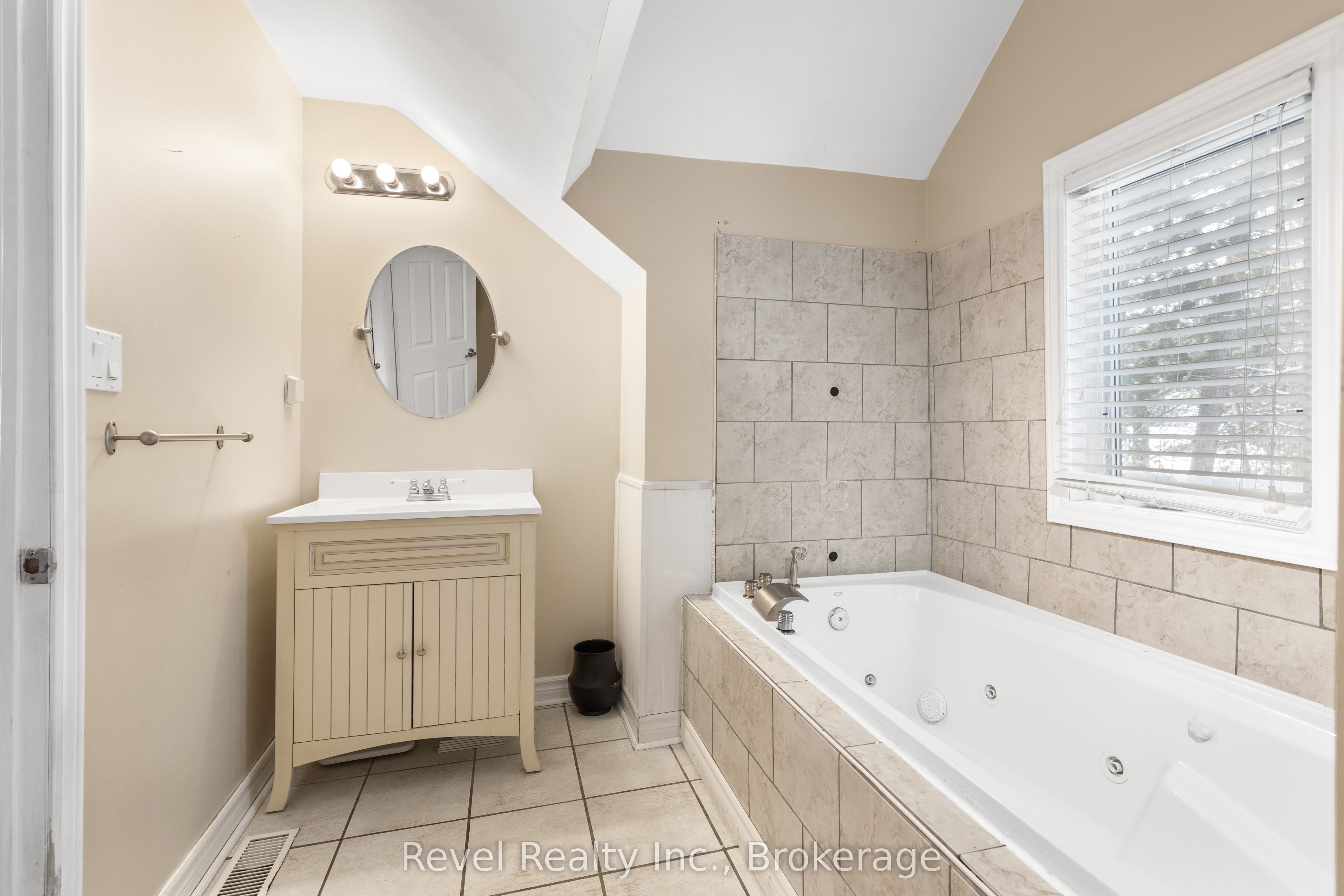 1393 Killarney Bay Road Property Photo 31
