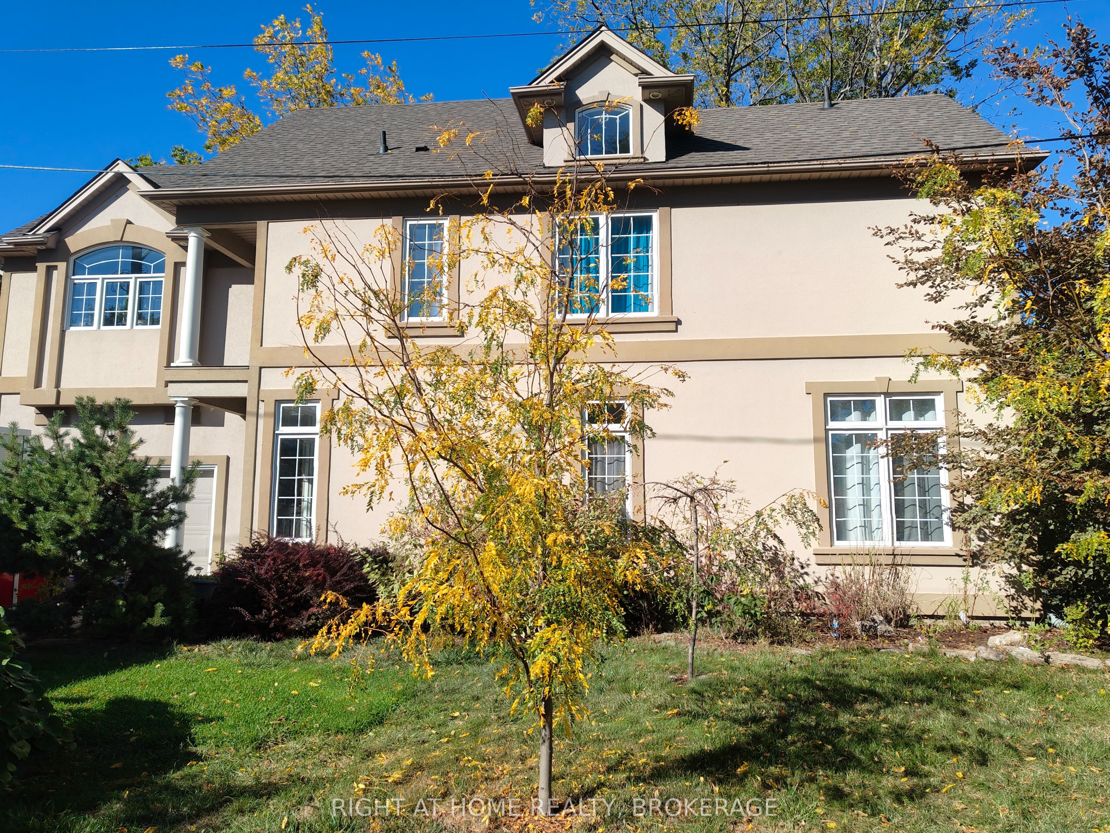 22 Ursula Avenue Property Photo 4