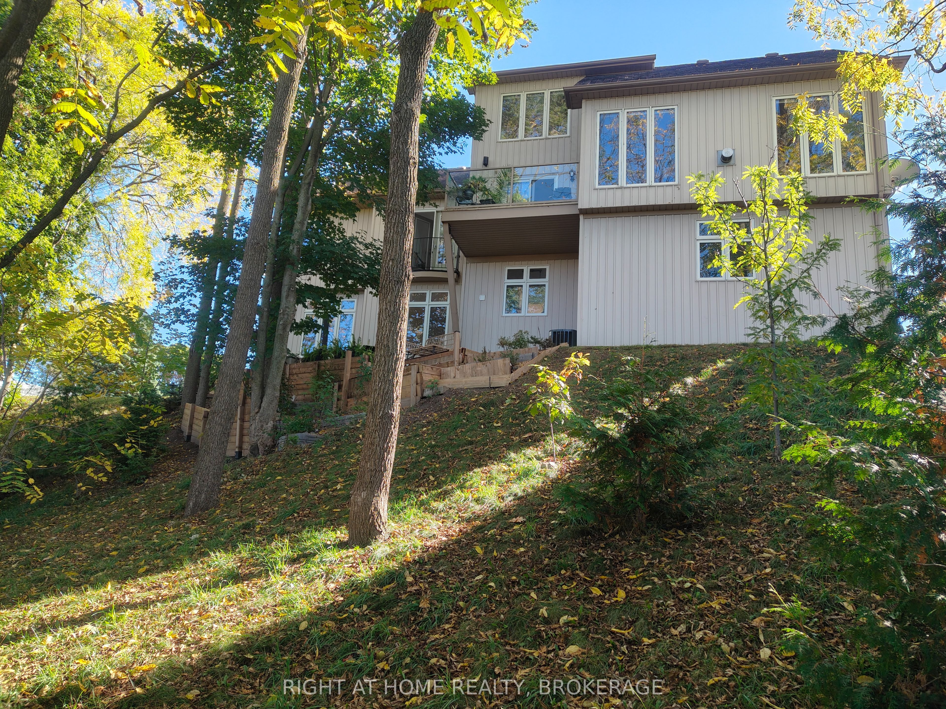 22 Ursula Avenue Property Photo 6