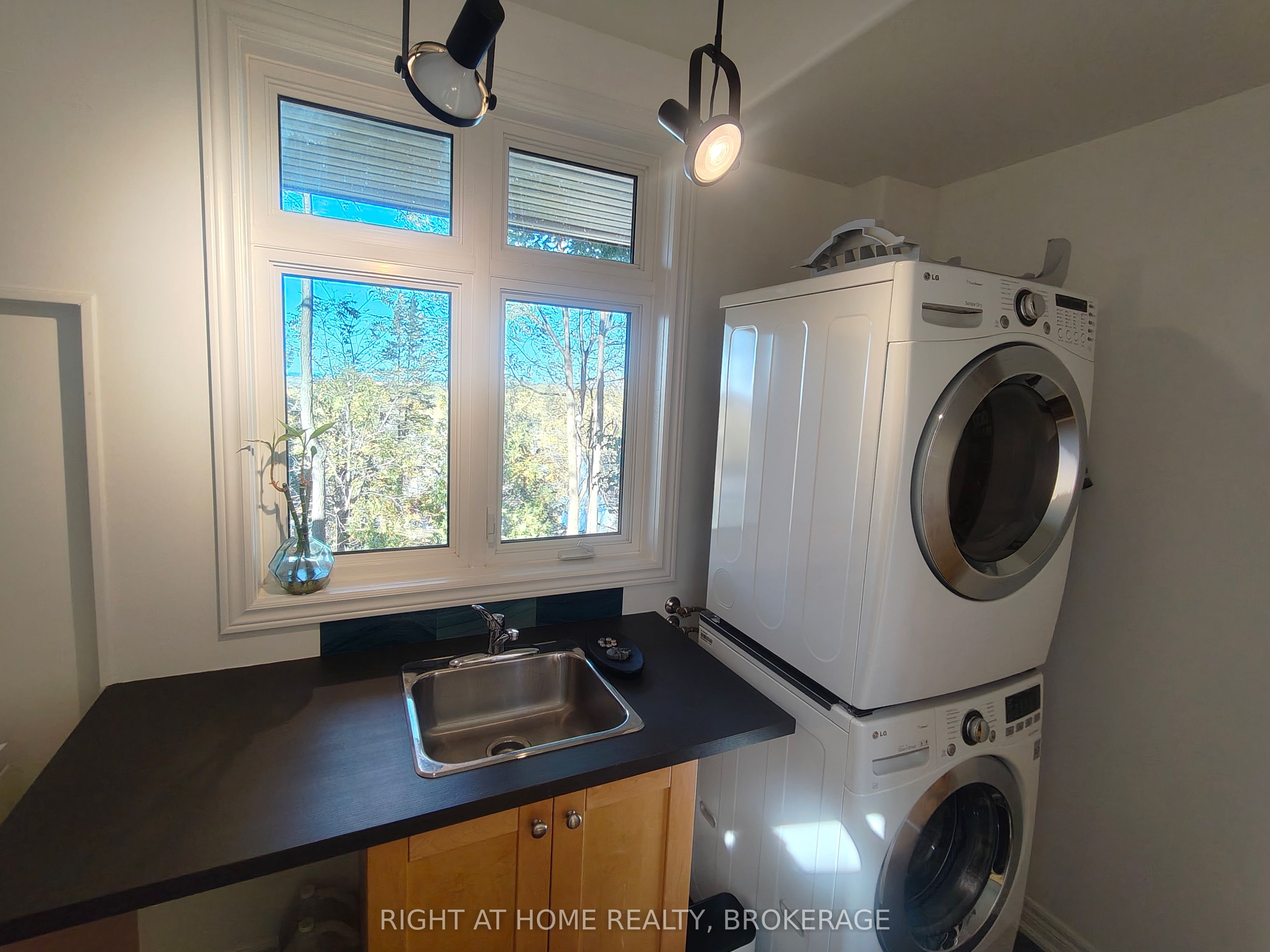 22 Ursula Avenue Property Photo 16