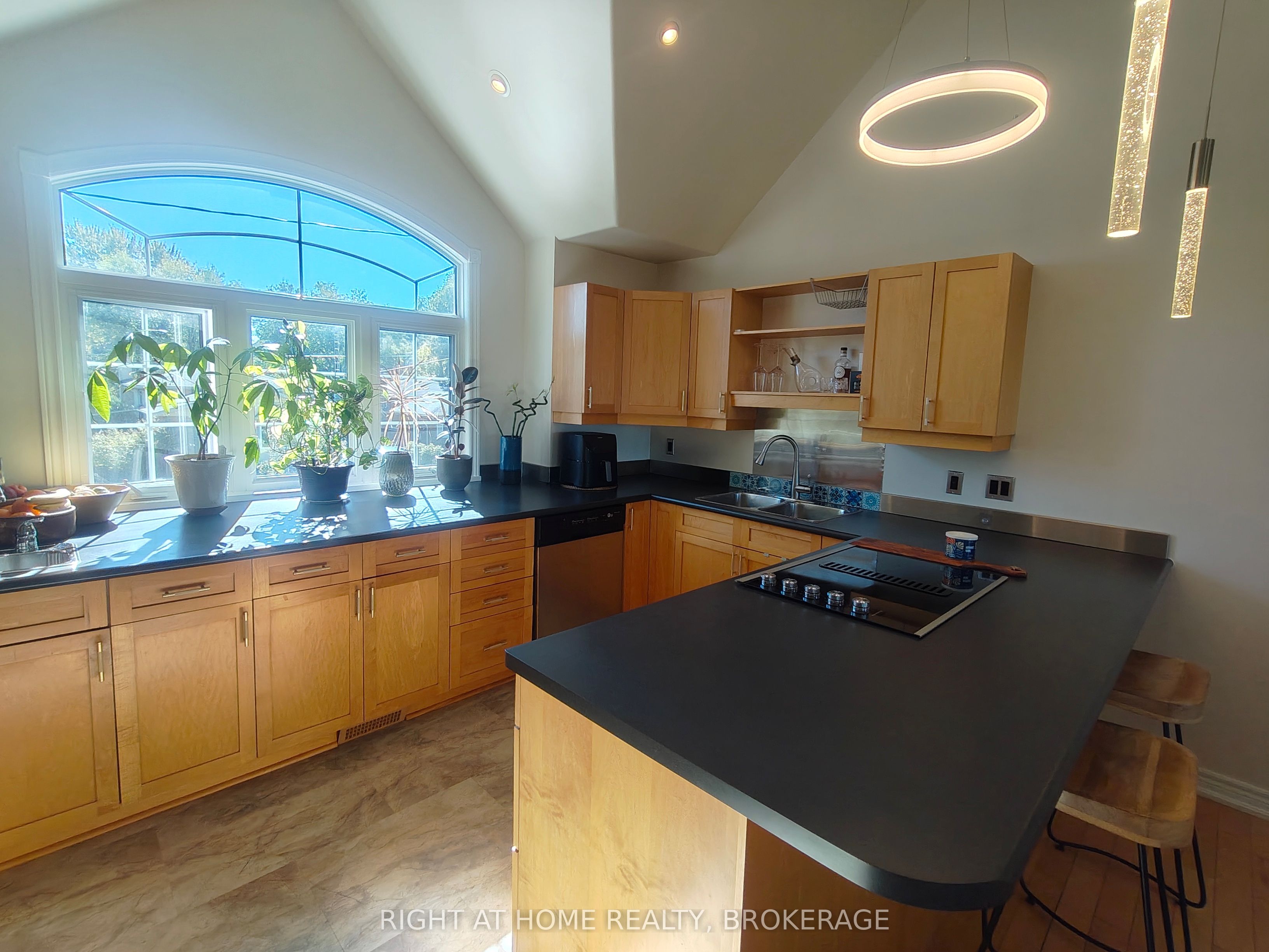 22 Ursula Avenue Property Photo 20