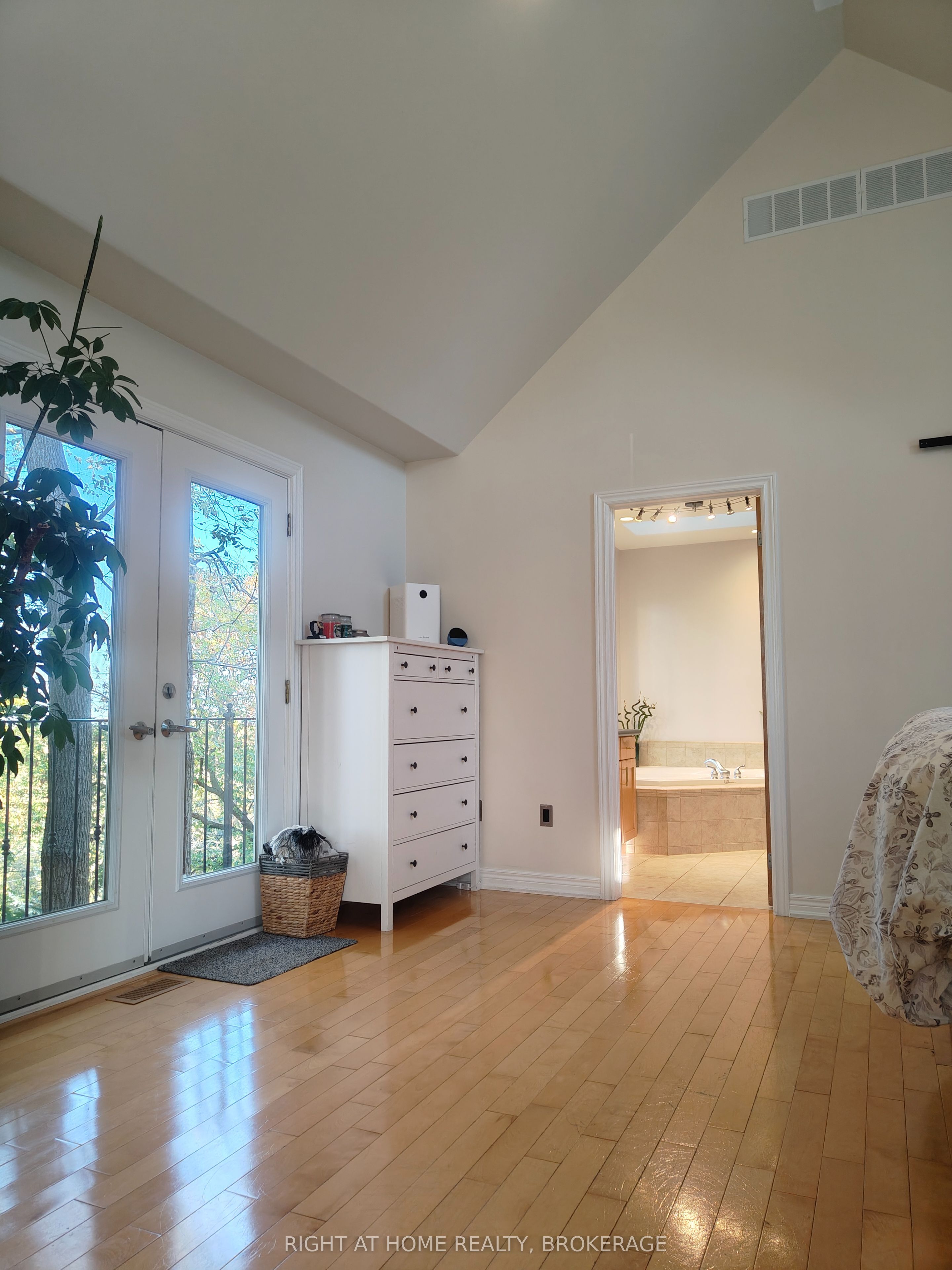 22 Ursula Avenue Property Photo 33