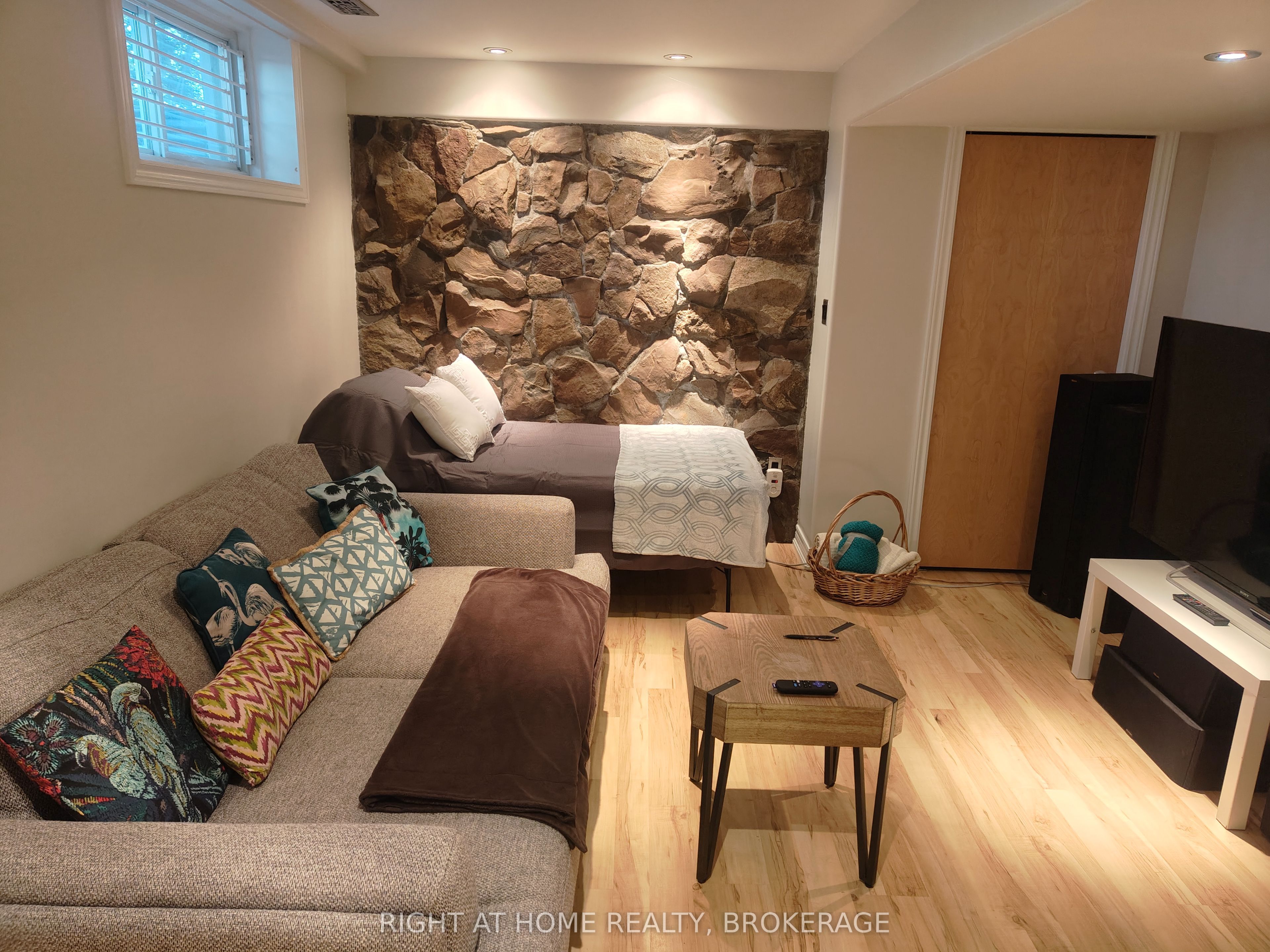 22 Ursula Avenue Property Photo 38