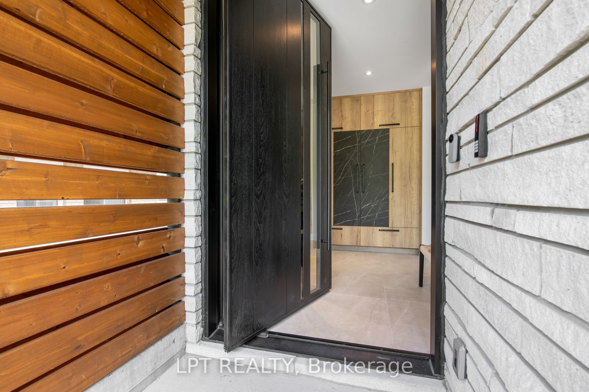 322 Perrier Avenue Property Photo 3