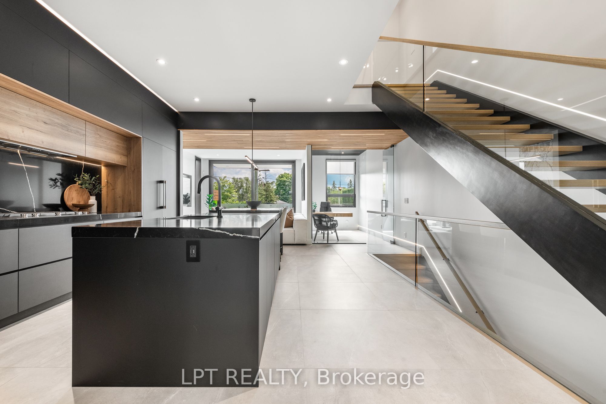 322 Perrier Avenue Property Photo 8