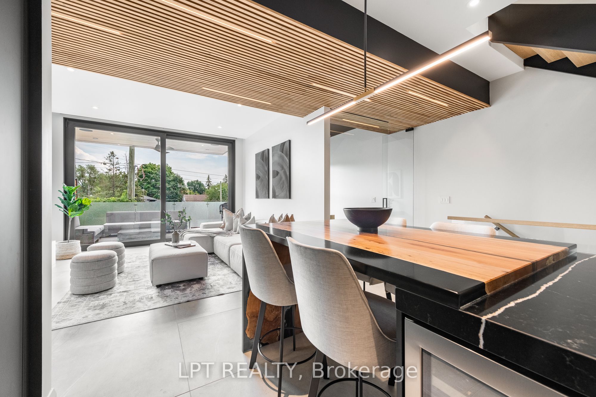 322 Perrier Avenue Property Photo 12