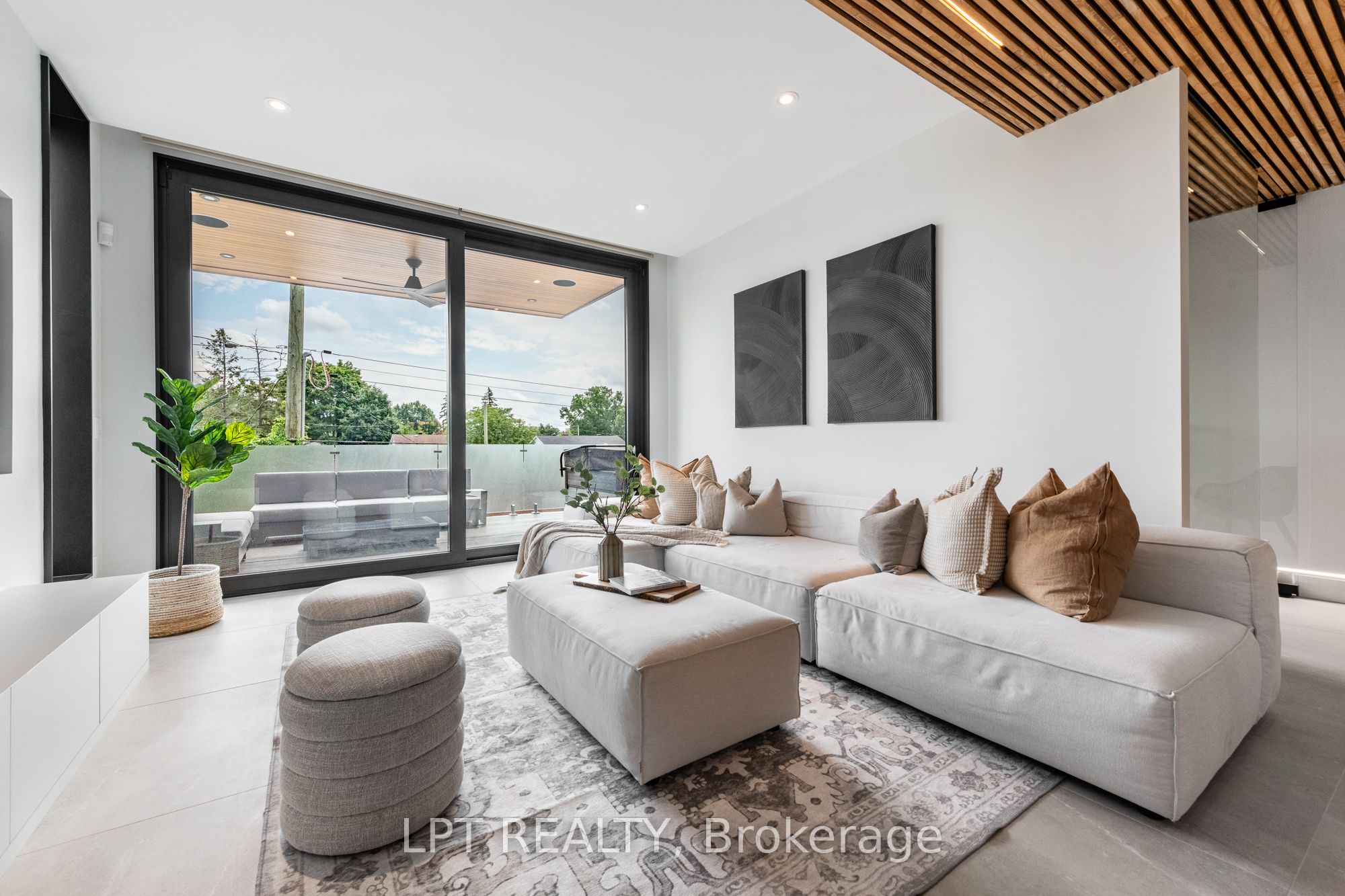 322 Perrier Avenue Property Photo 16
