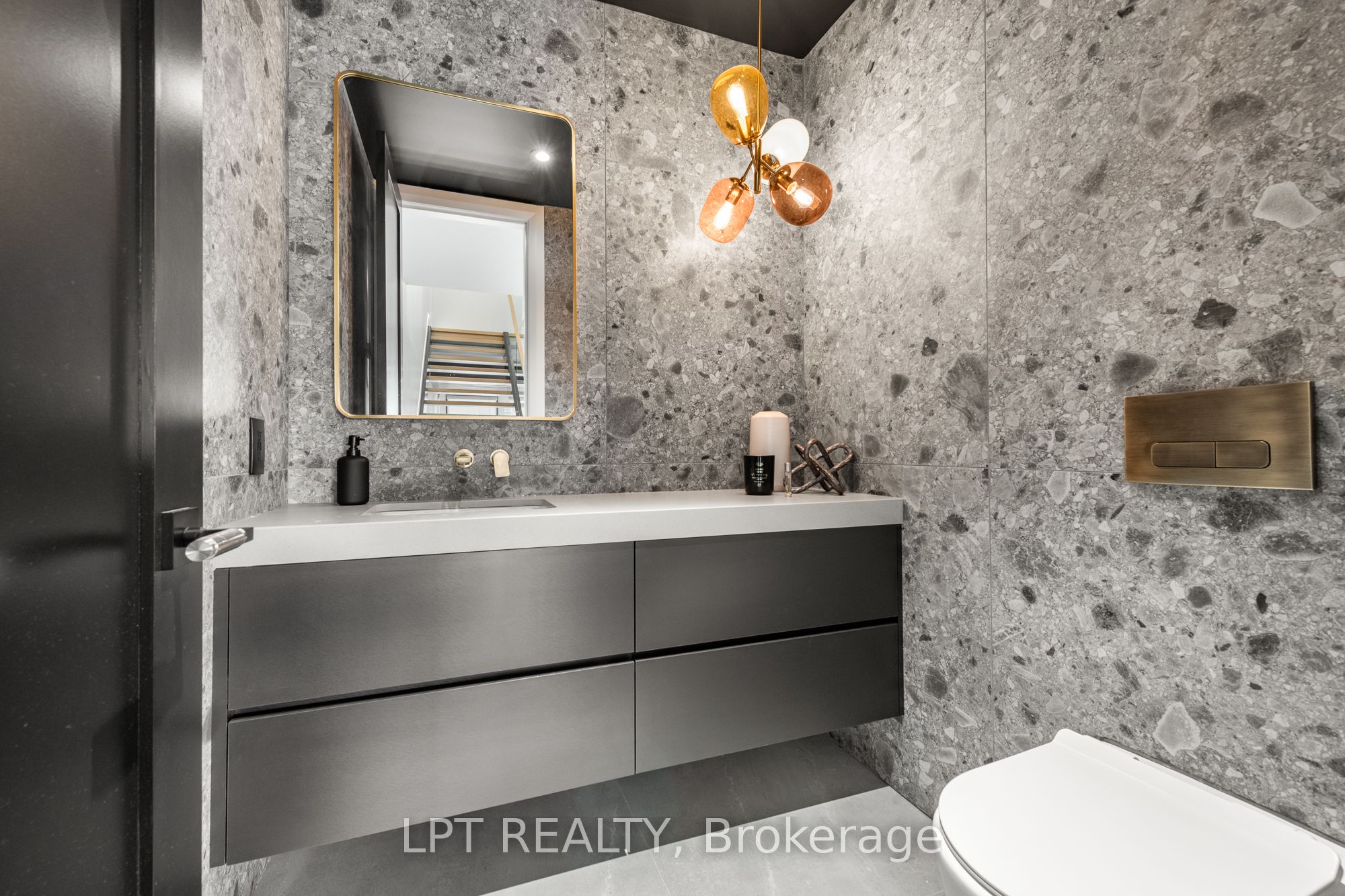 322 Perrier Avenue Property Photo 20