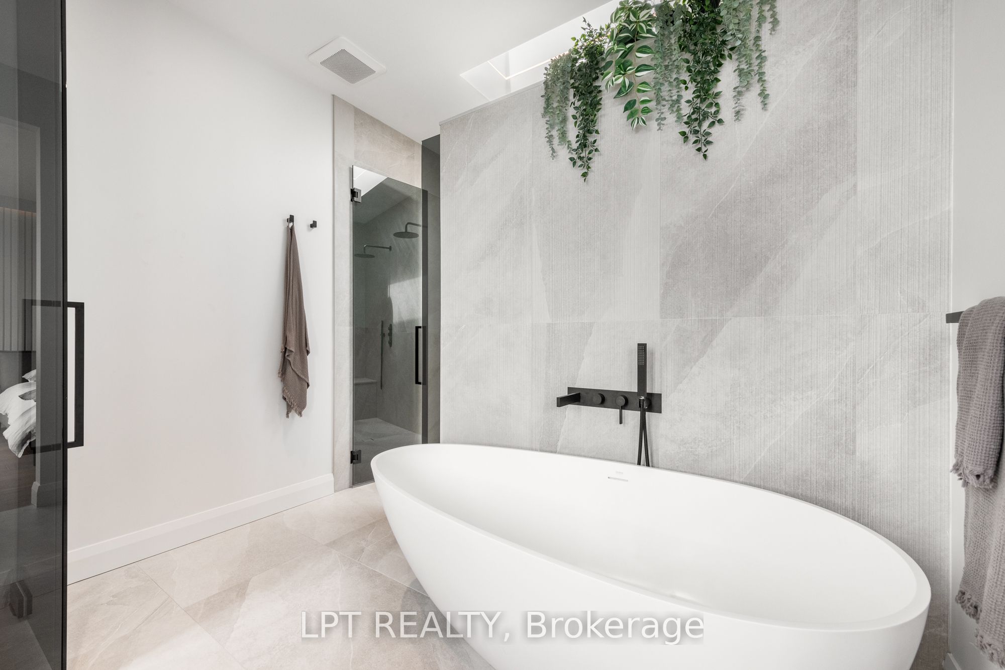 322 Perrier Avenue Property Photo 26
