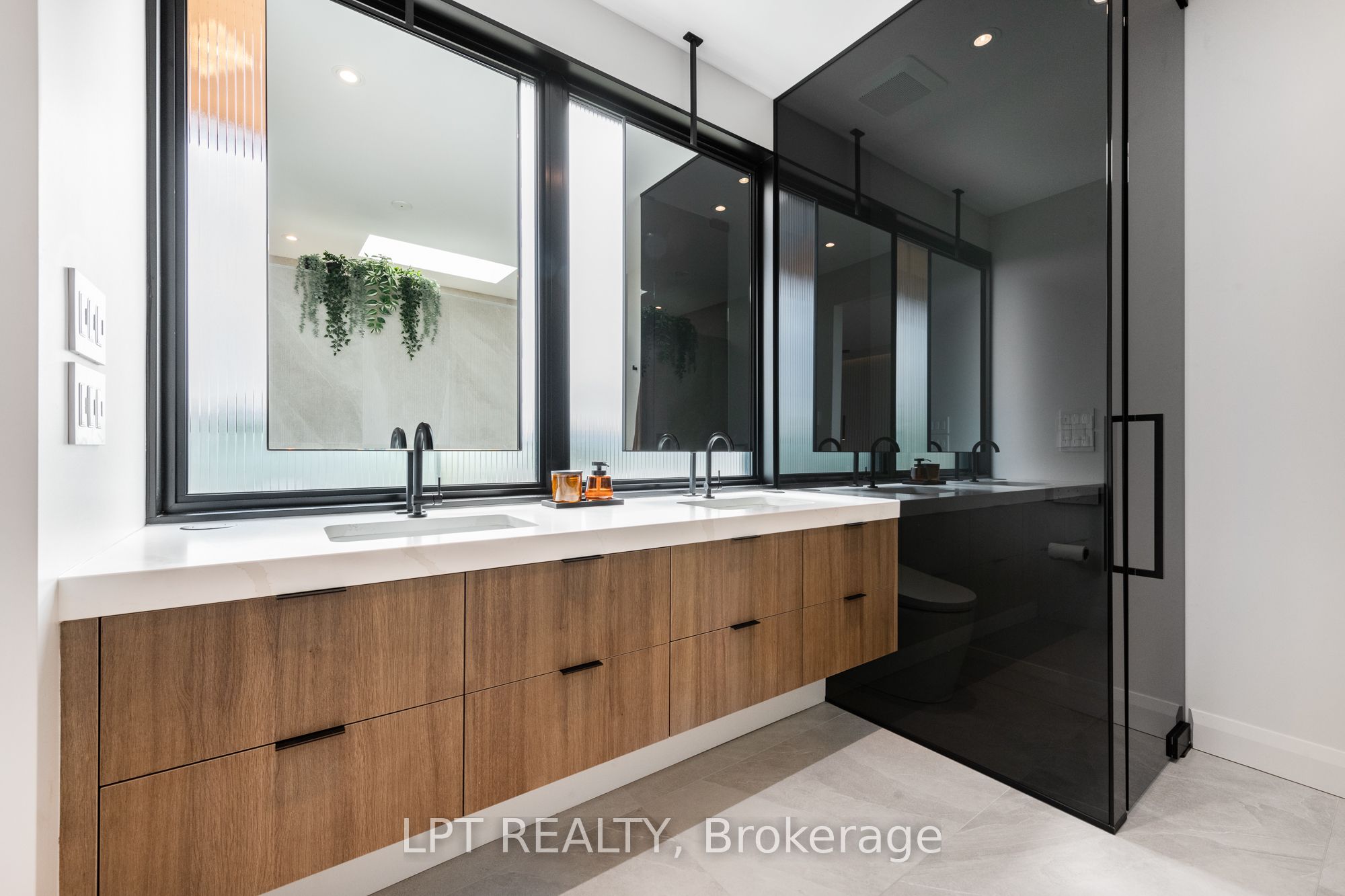 322 Perrier Avenue Property Photo 27