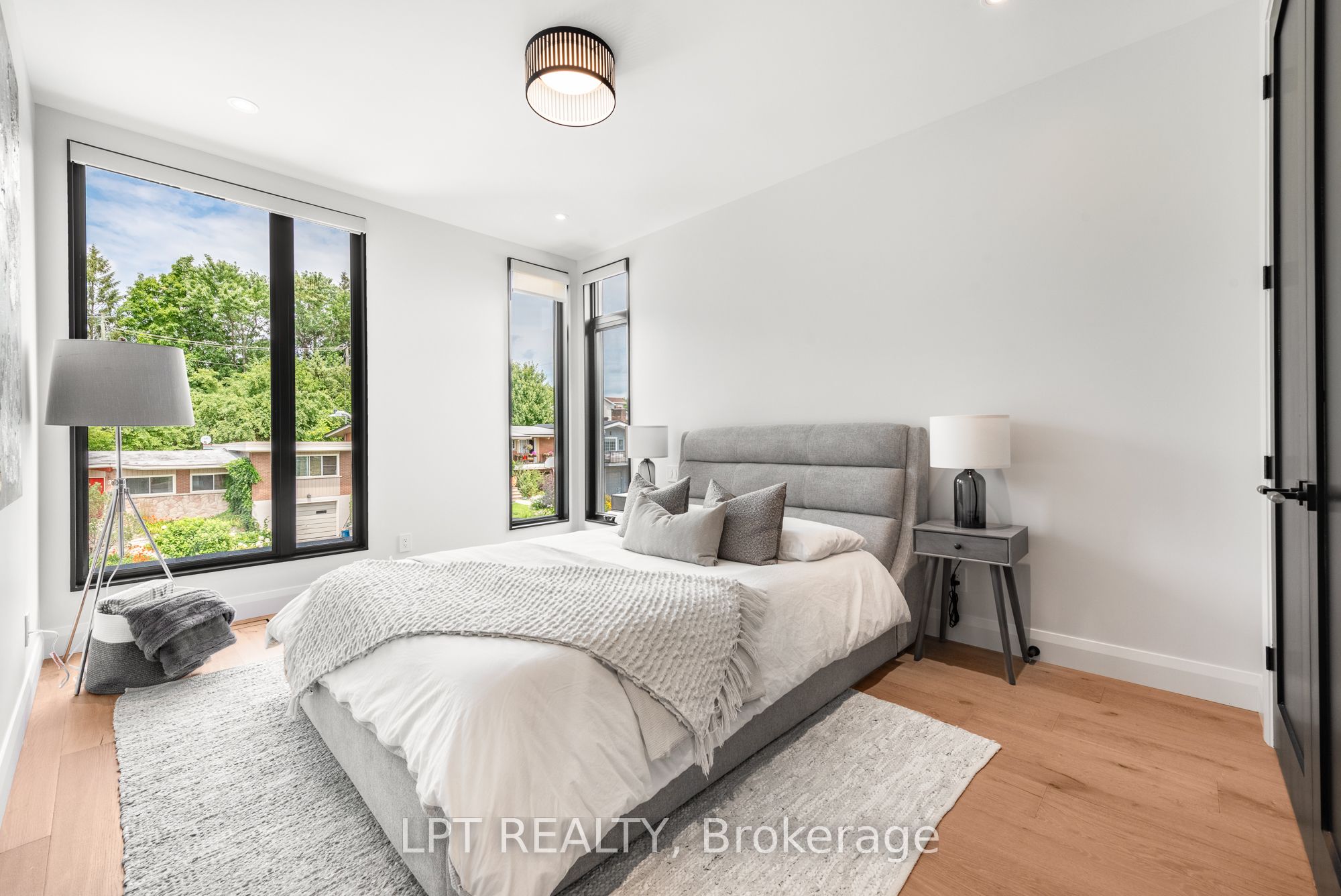 322 Perrier Avenue Property Photo 32