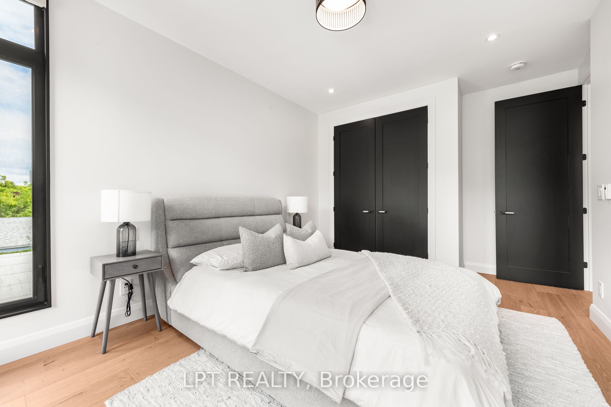 322 Perrier Avenue Property Photo 33