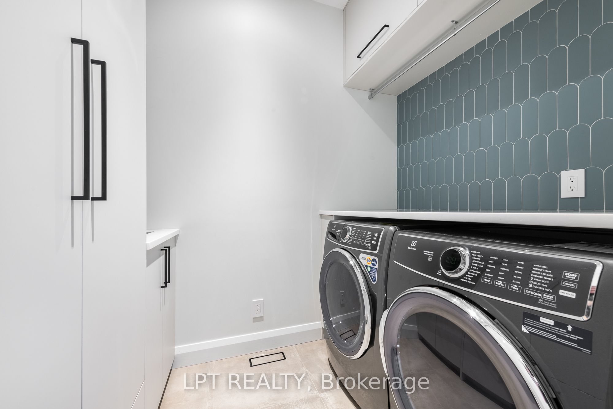 322 Perrier Avenue Property Photo 35