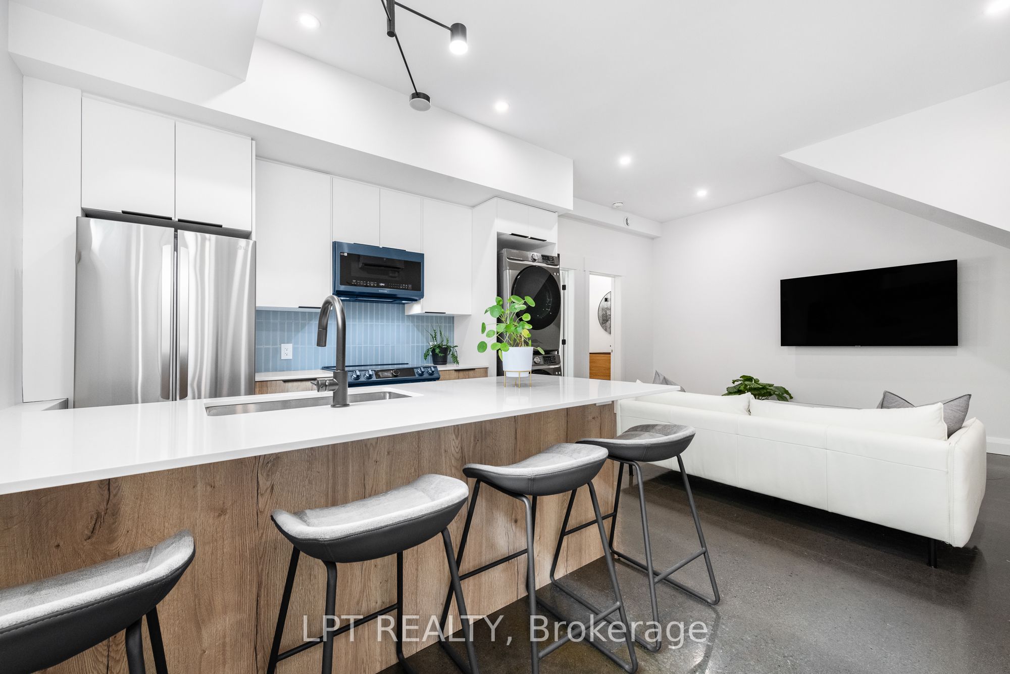 322 Perrier Avenue Property Photo 38