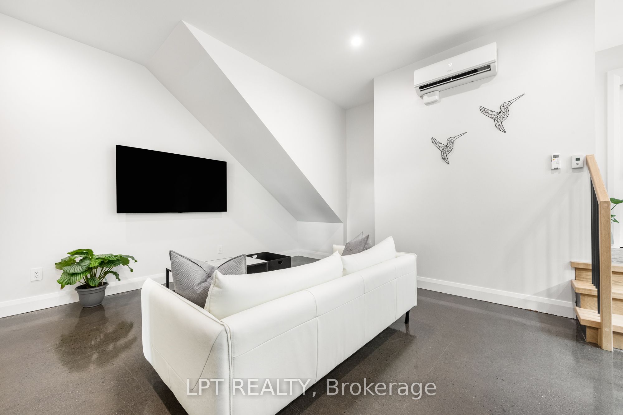 322 Perrier Avenue Property Photo 39