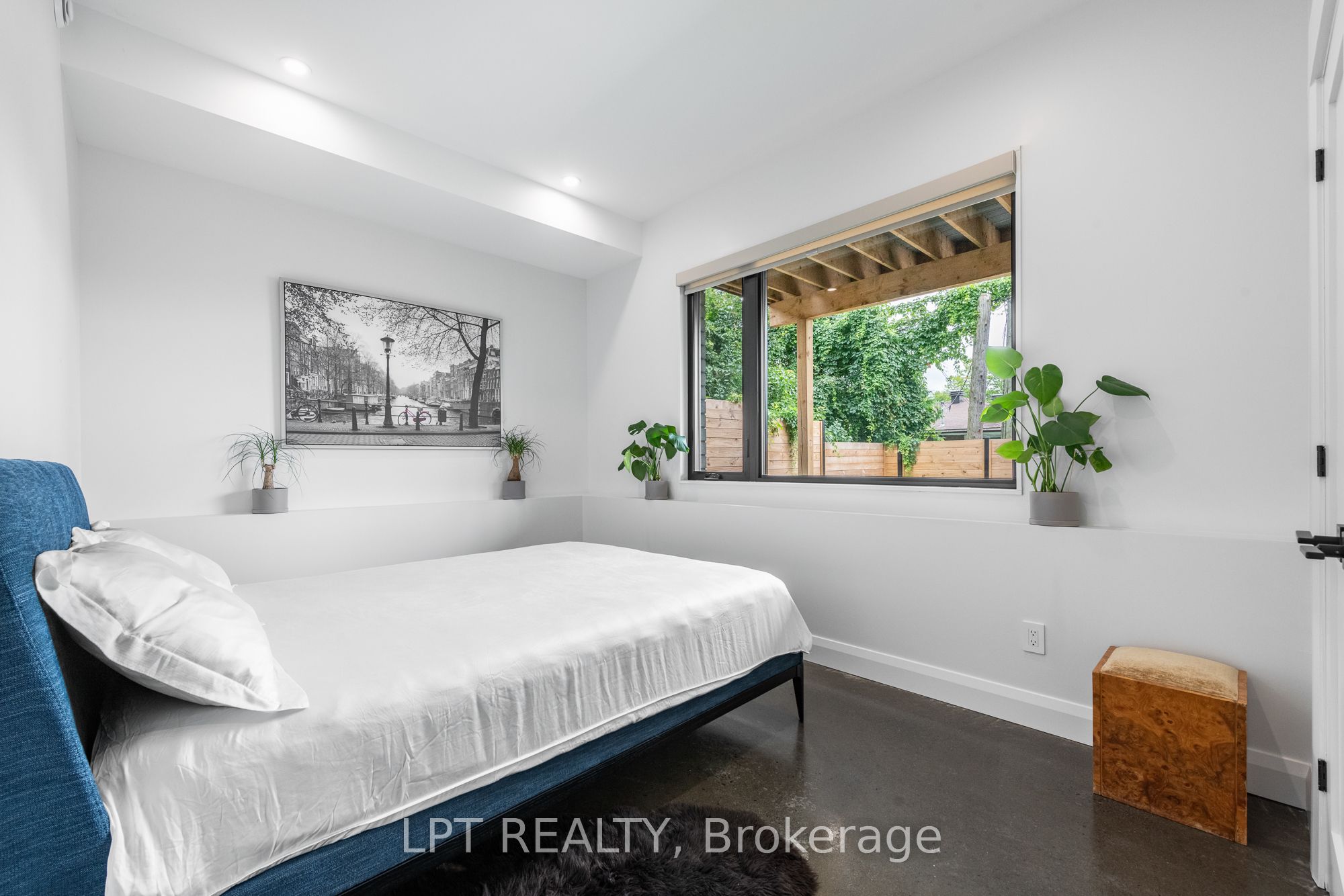 322 Perrier Avenue Property Photo 41