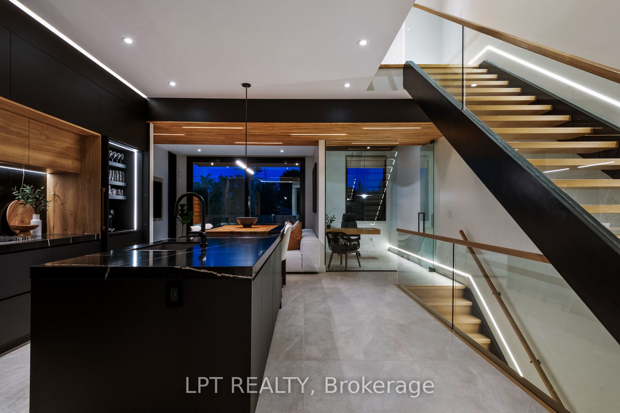 322 Perrier Avenue Property Photo 45