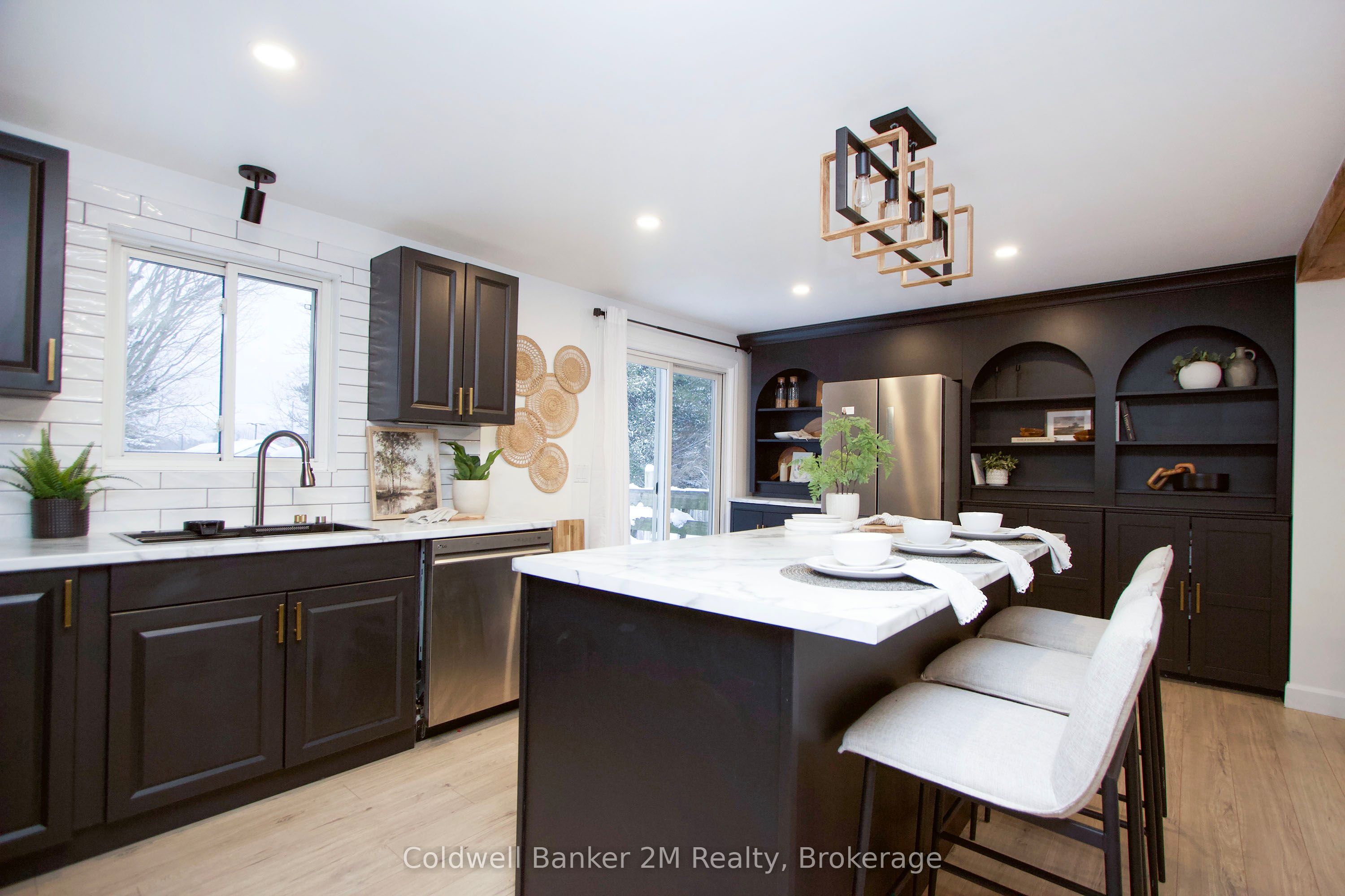 812 Burnham Street Property Photo 12