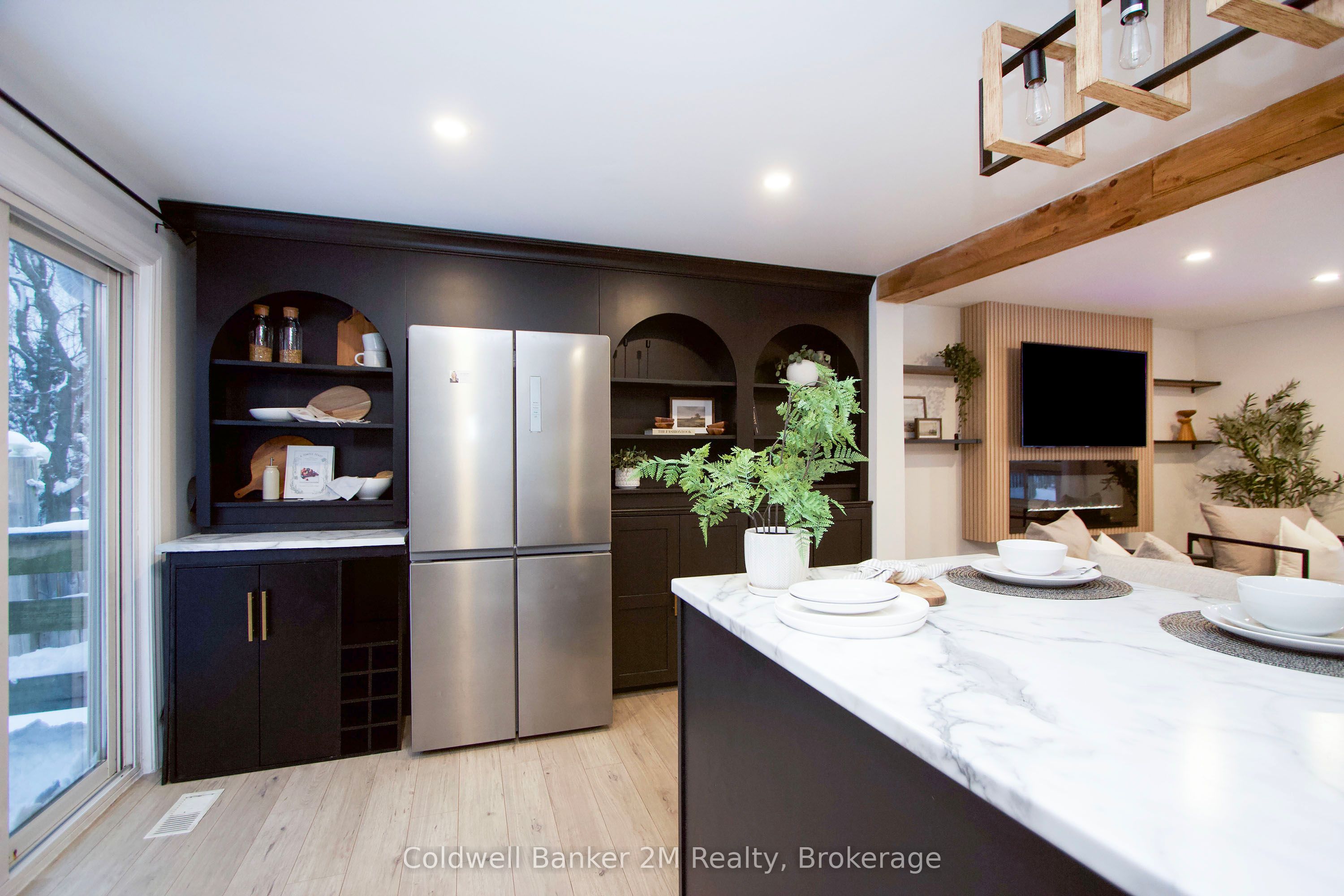 812 Burnham Street Property Photo 14