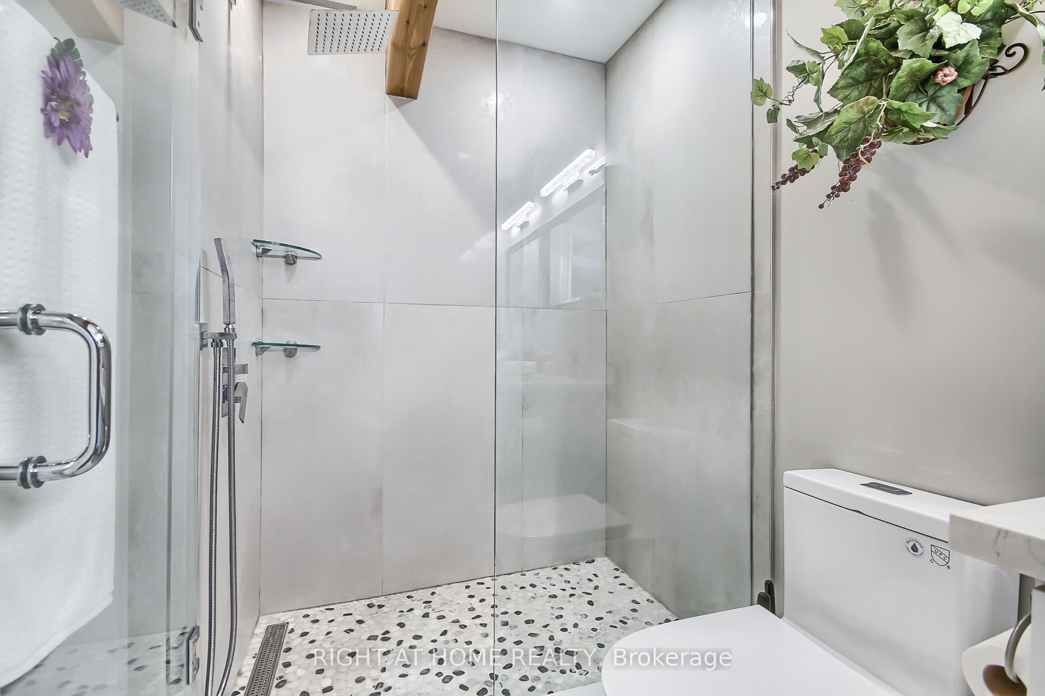 26 Beach Road Property Photo 24