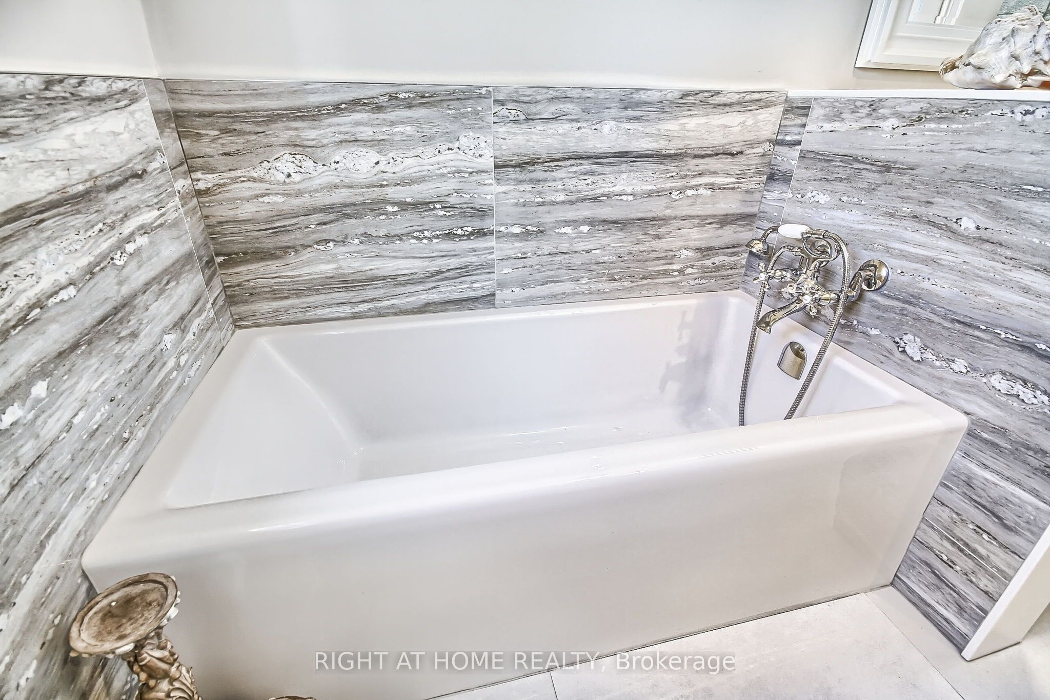 26 Beach Road Property Photo 32