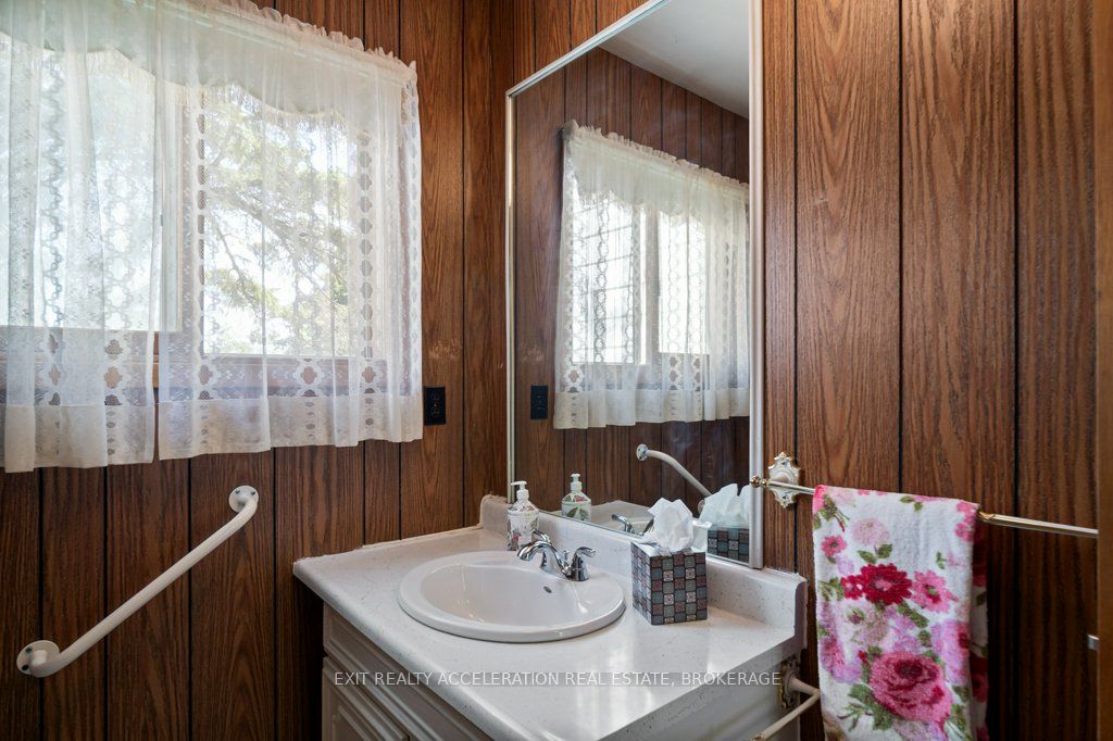 235 East Street Property Photo 19
