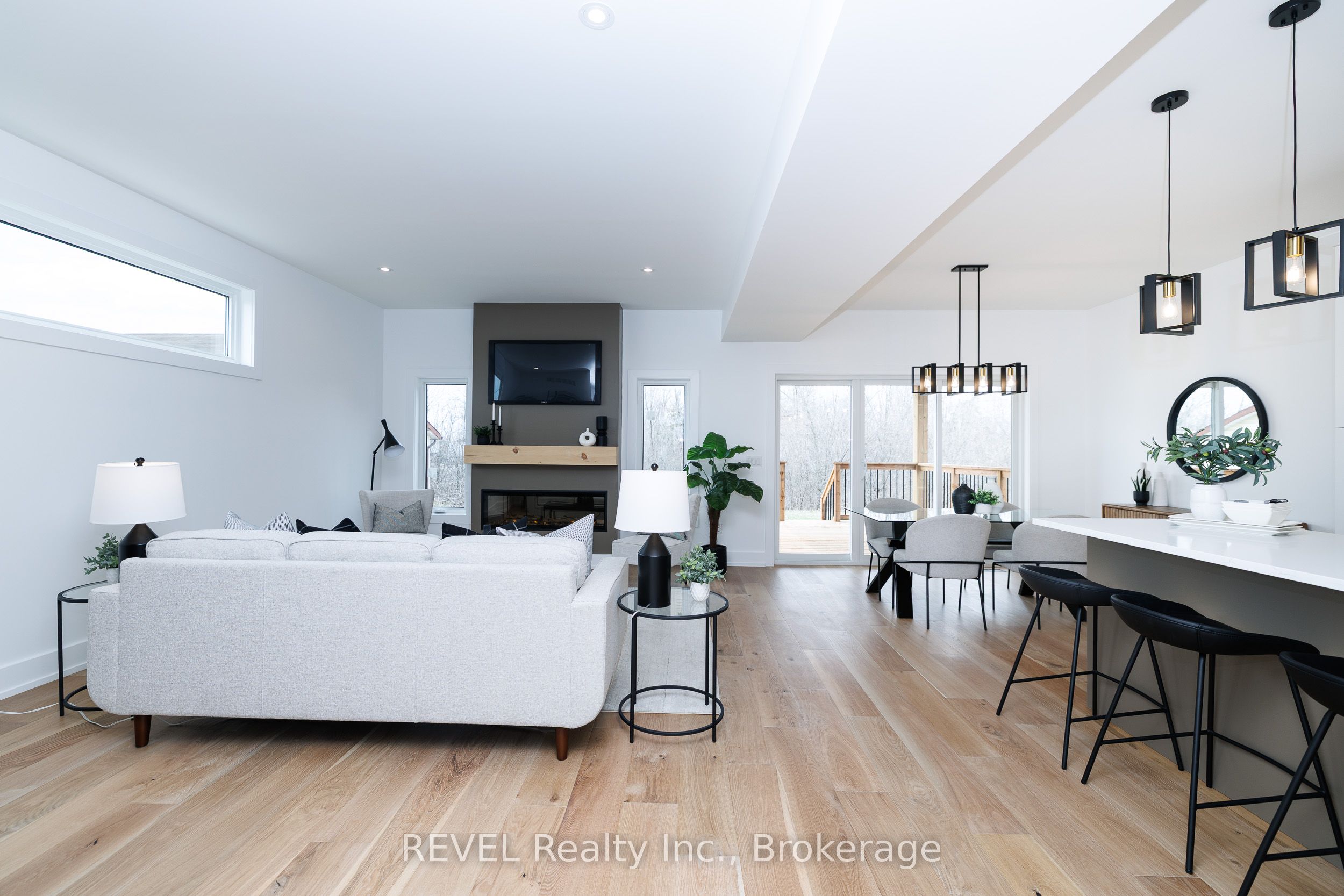 1129 Dipietro Street Property Photo 6