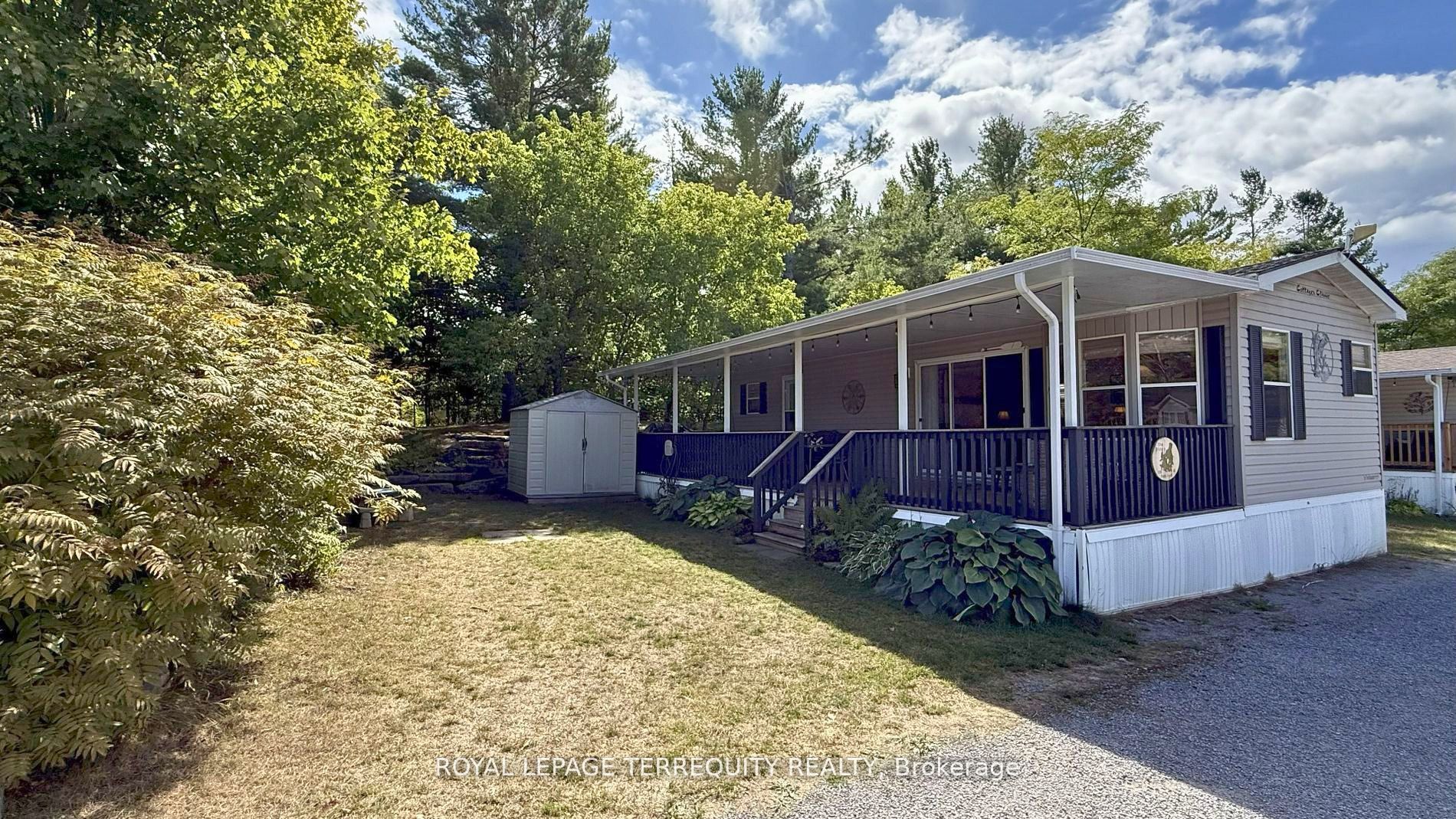 328 Rockview Property Photo 2
