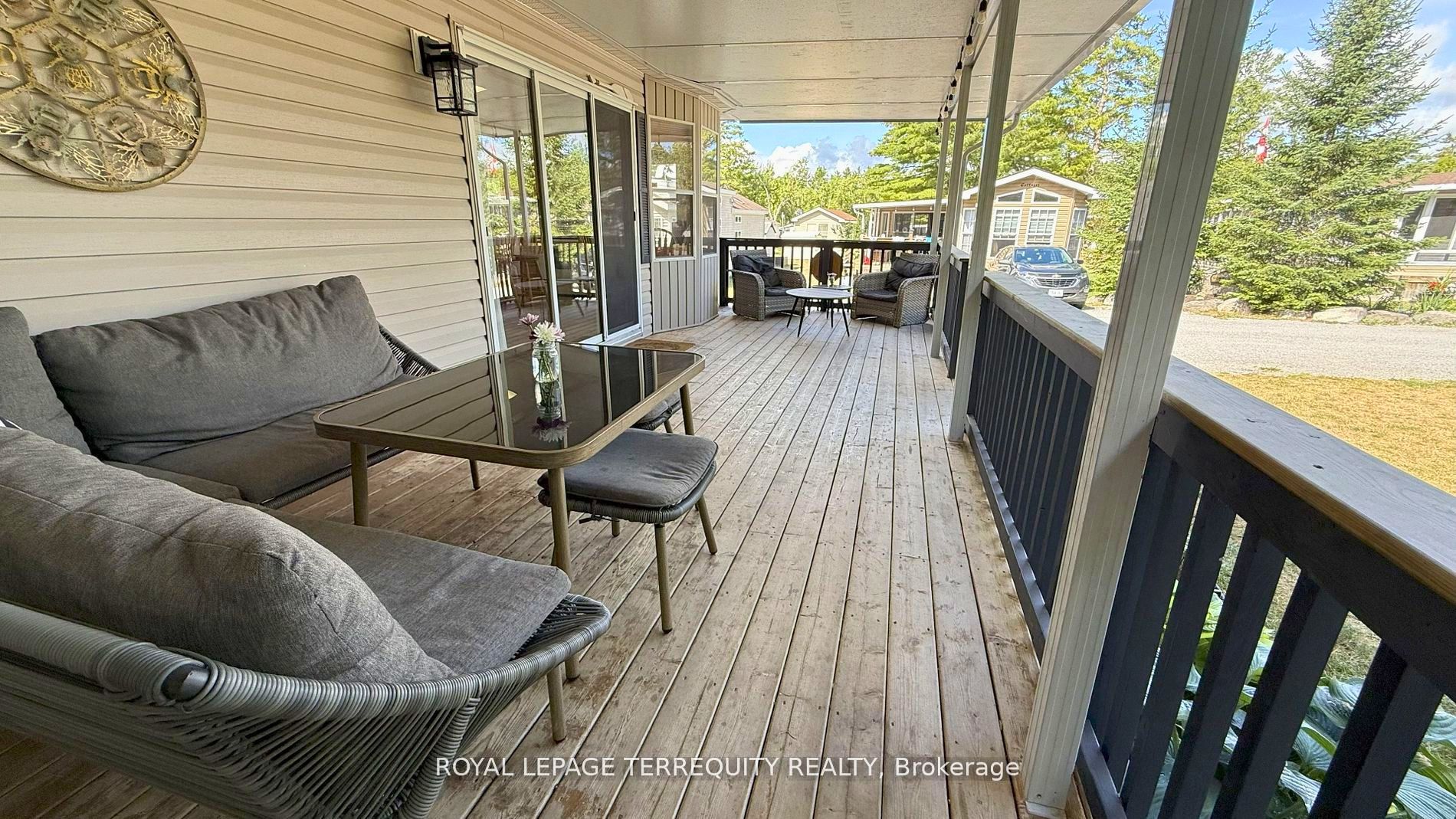 328 Rockview Property Photo 3