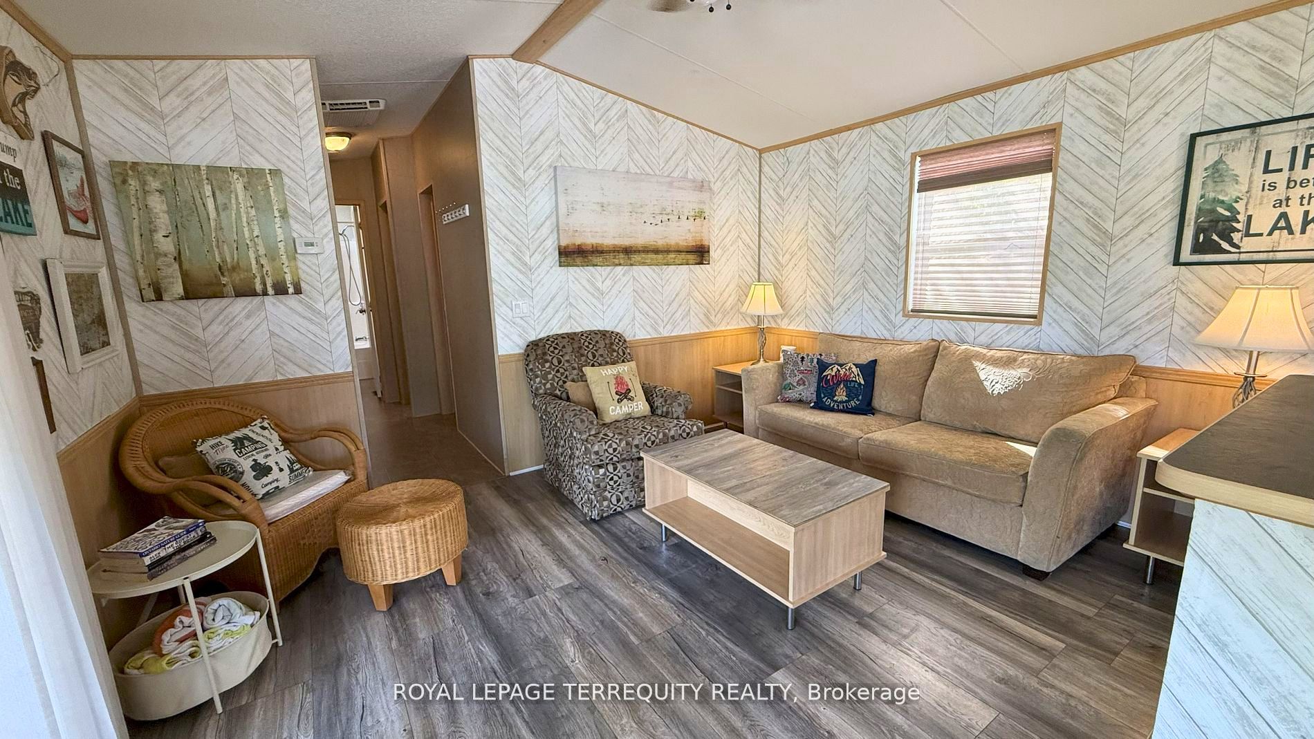 328 Rockview Property Photo 11