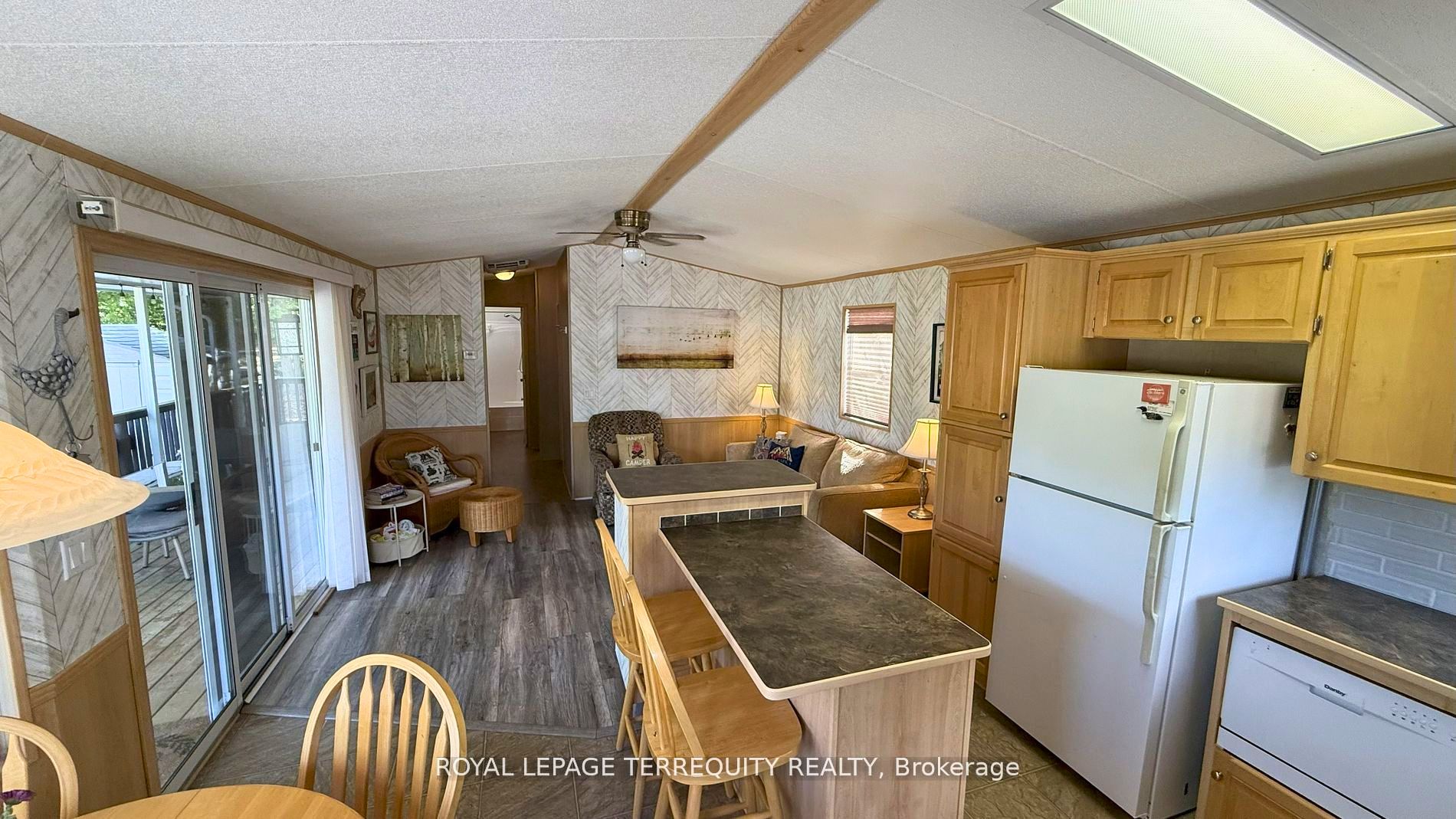 328 Rockview Property Photo 12