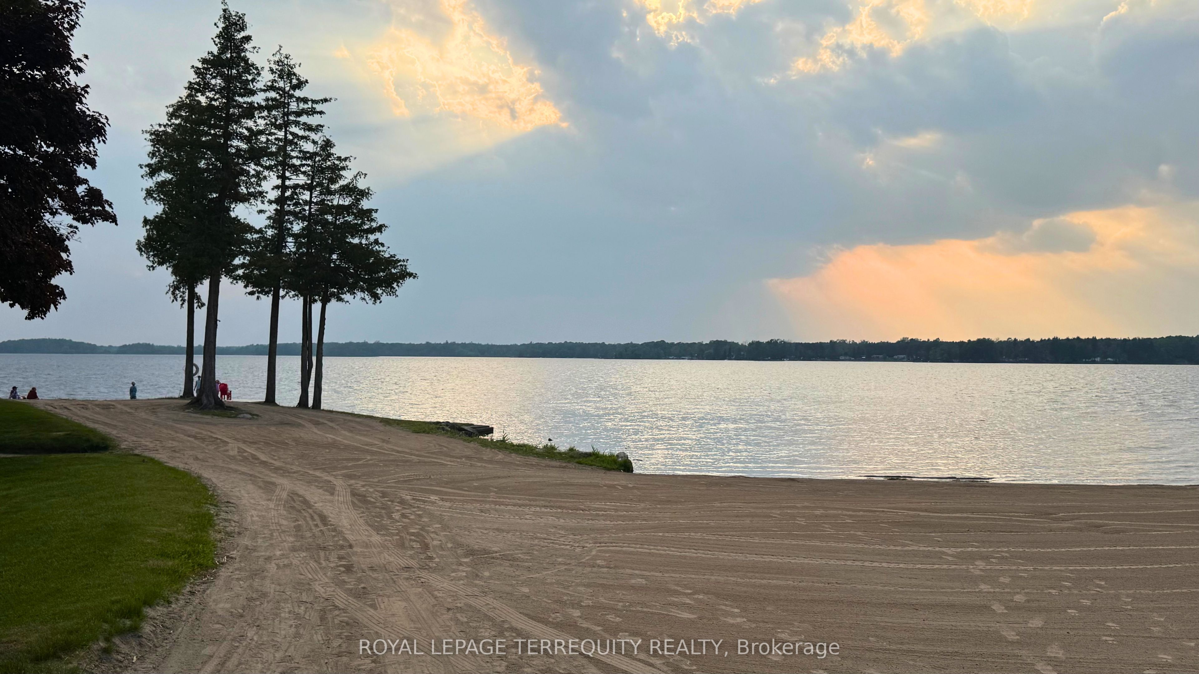 328 Rockview Property Photo 25