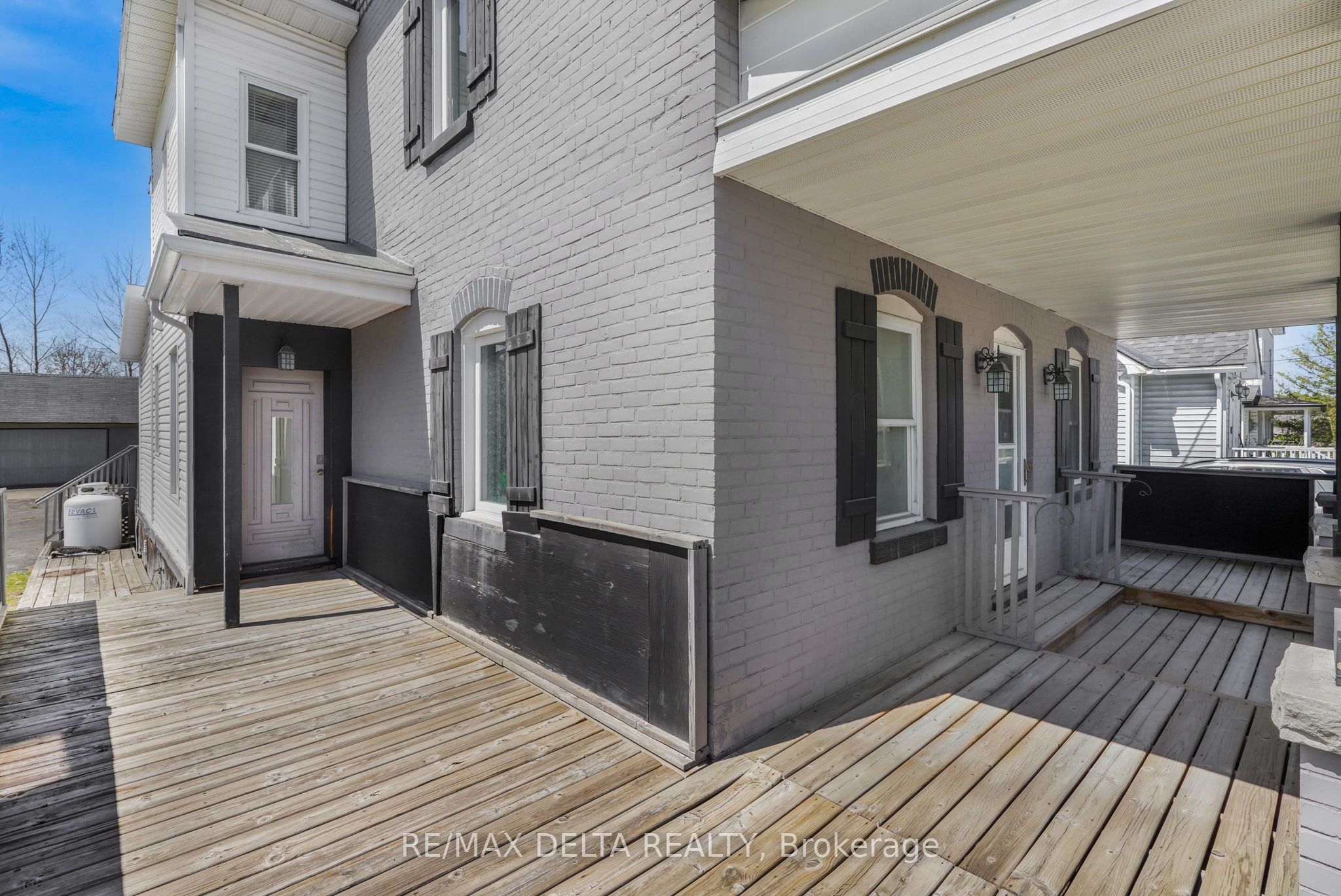 3668 Champlain Street Property Photo 3